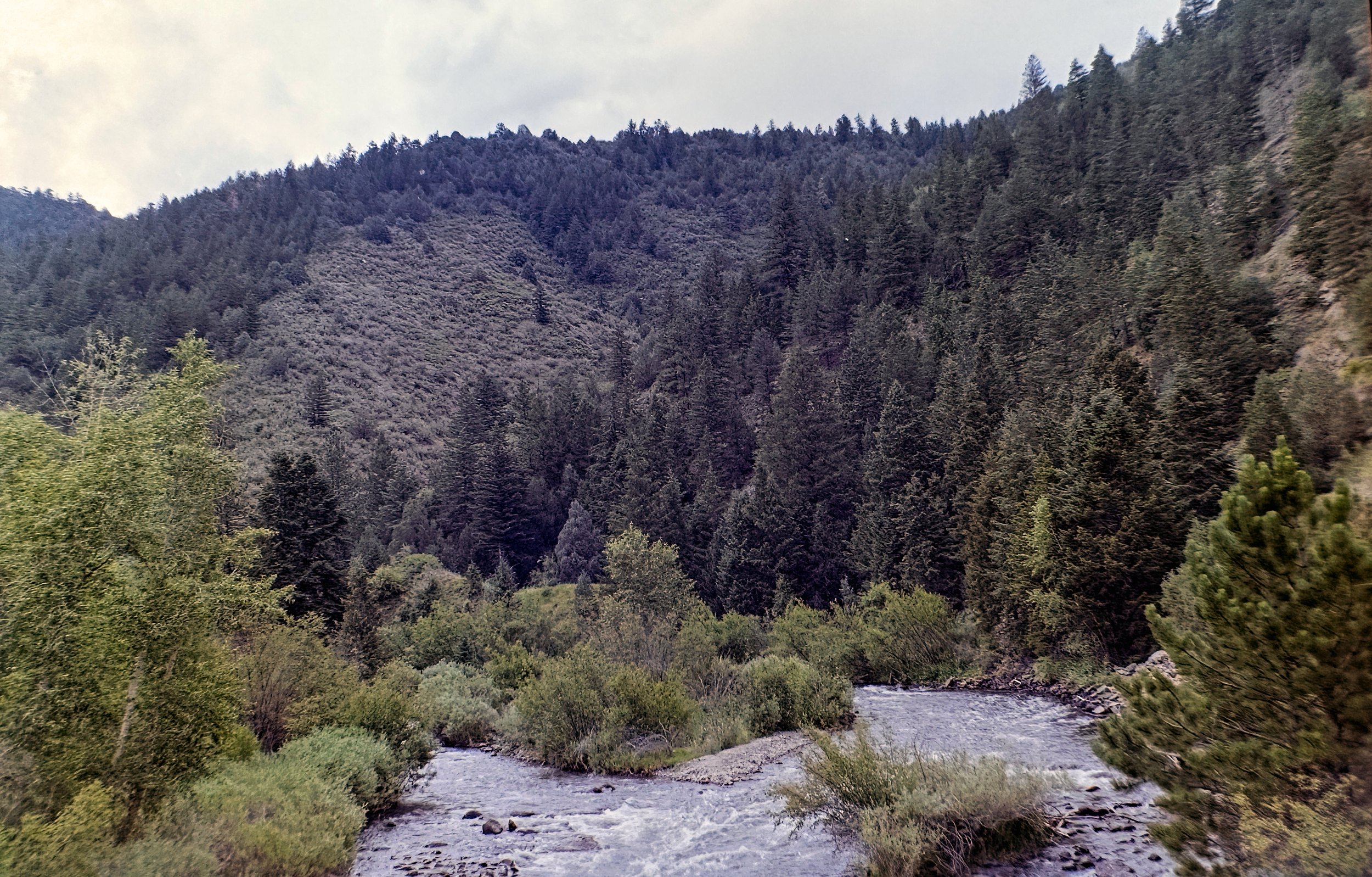 Clear Creek Canyon
Zeiss Ikon Ikonta 523/2
Film: Kodak Gold
Speed: 200
Size: 120
Format: 6x9