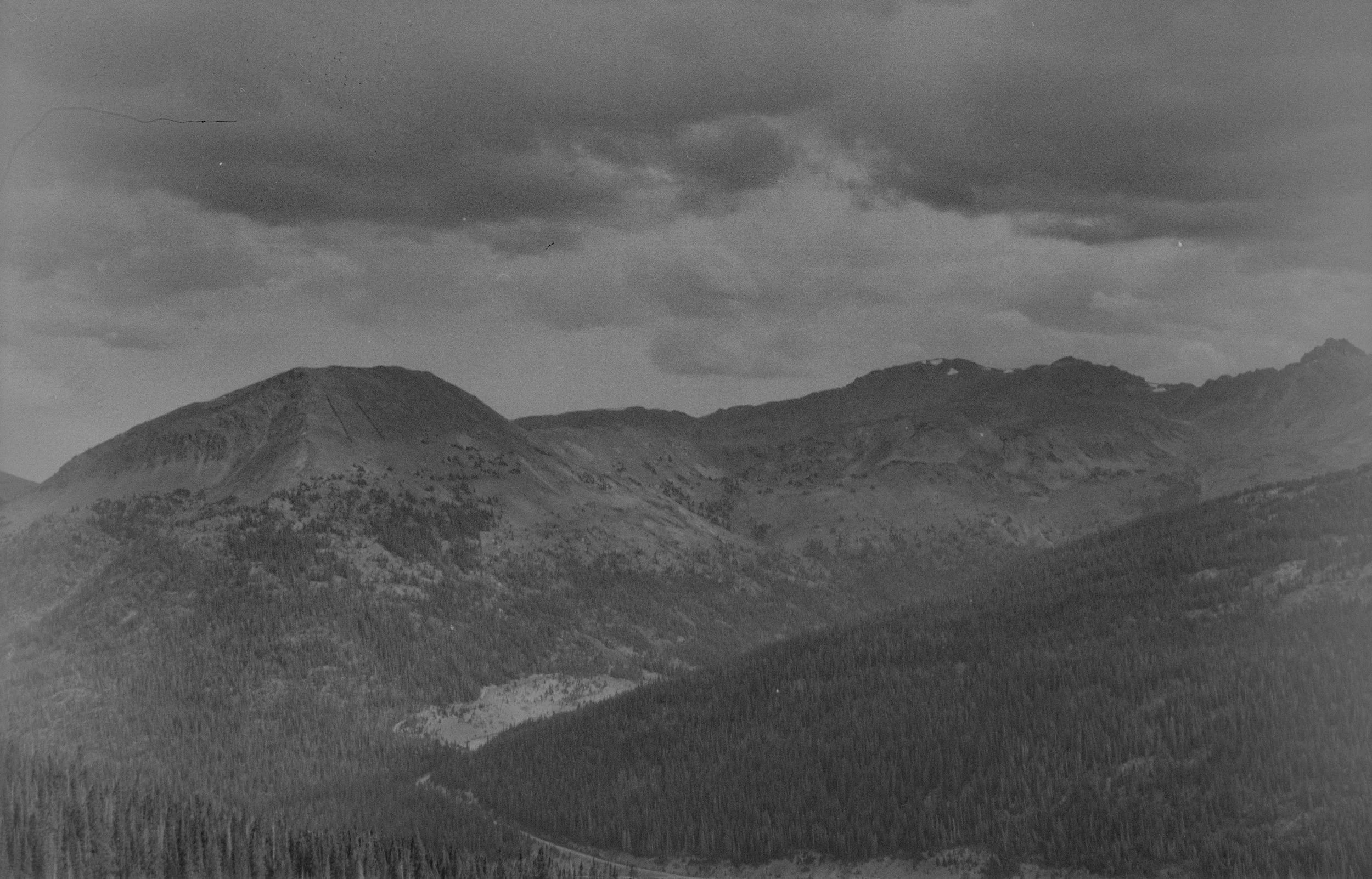 Loveland Pass
Camera: Zeiss Ikon Ikonta 523/2
Film: Kentmere Pan
Speed: 400
Size: 120
Format: 6x9