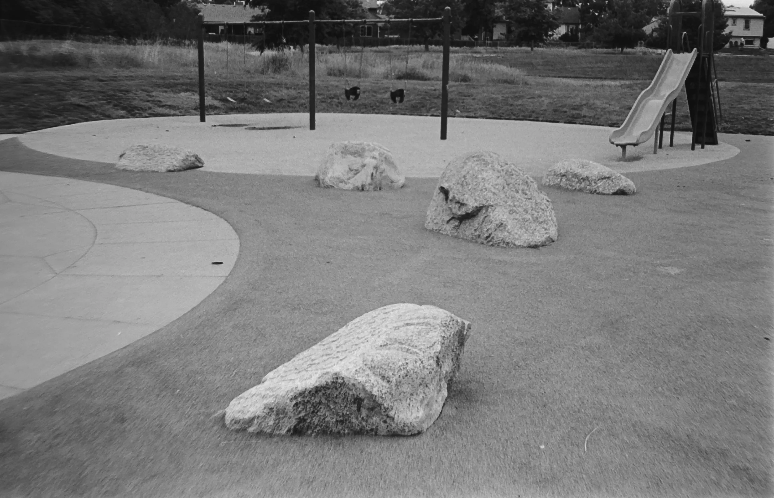 Camera: Pentax Zoom 90-WR
Film: Kodak Tri-X
Speed: 400
Size 135
Format: Full Frame