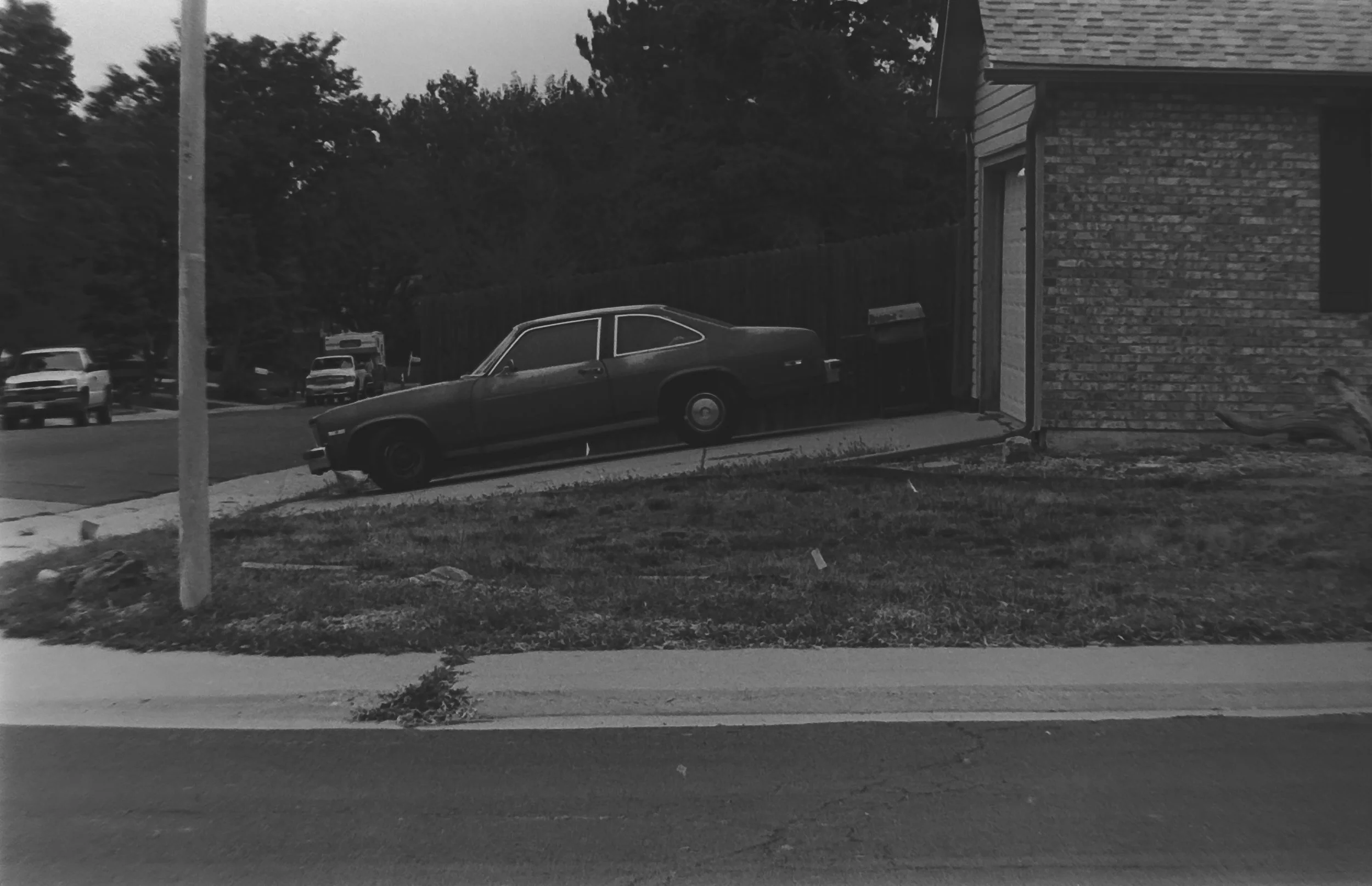 Camera: Pentax Zoom 90-WR
Film: Kodak Tri-X
Speed: 400
Size 135
Format: Full Frame