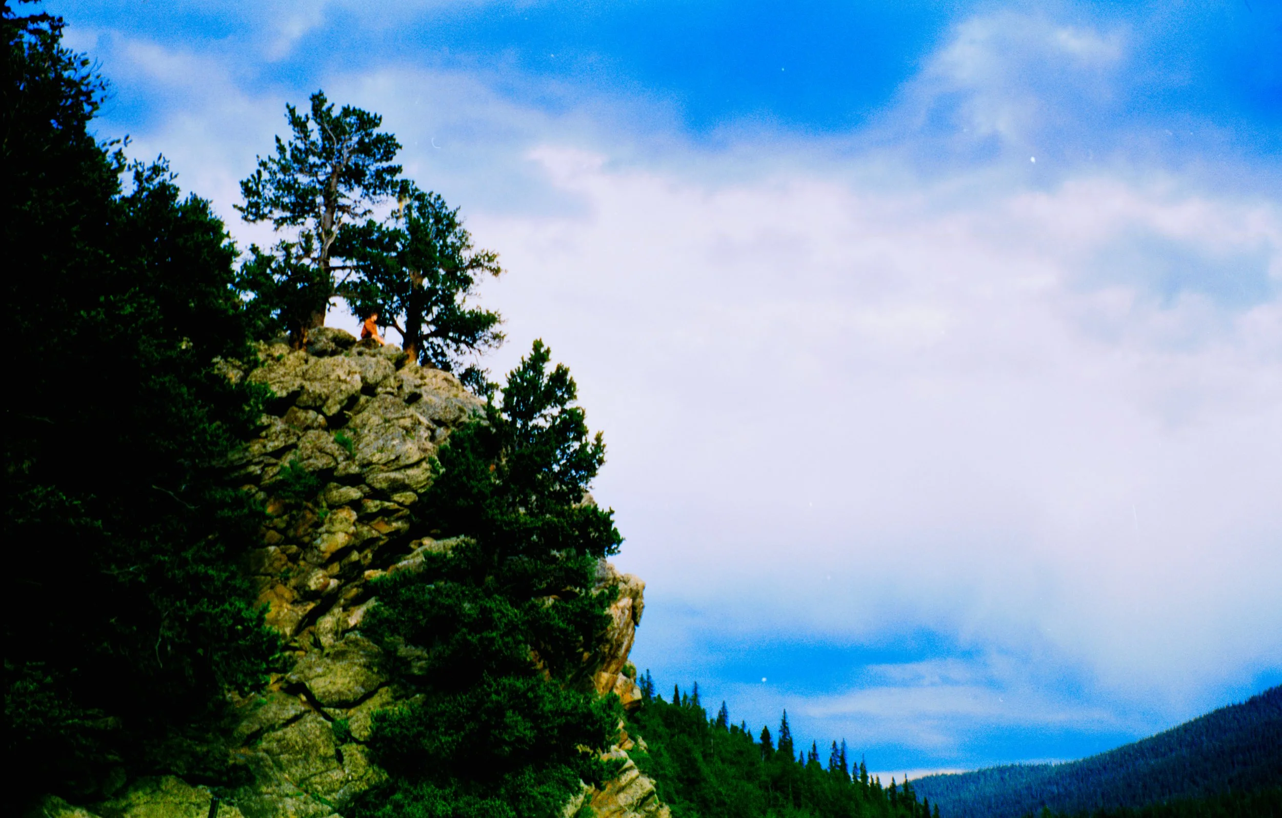 Echo Lake
Camera: Zeiss Ikon Ikonta 523/2
Film: Harman Phoenix II
Speed: 200
Size: 120
Format: 6x9