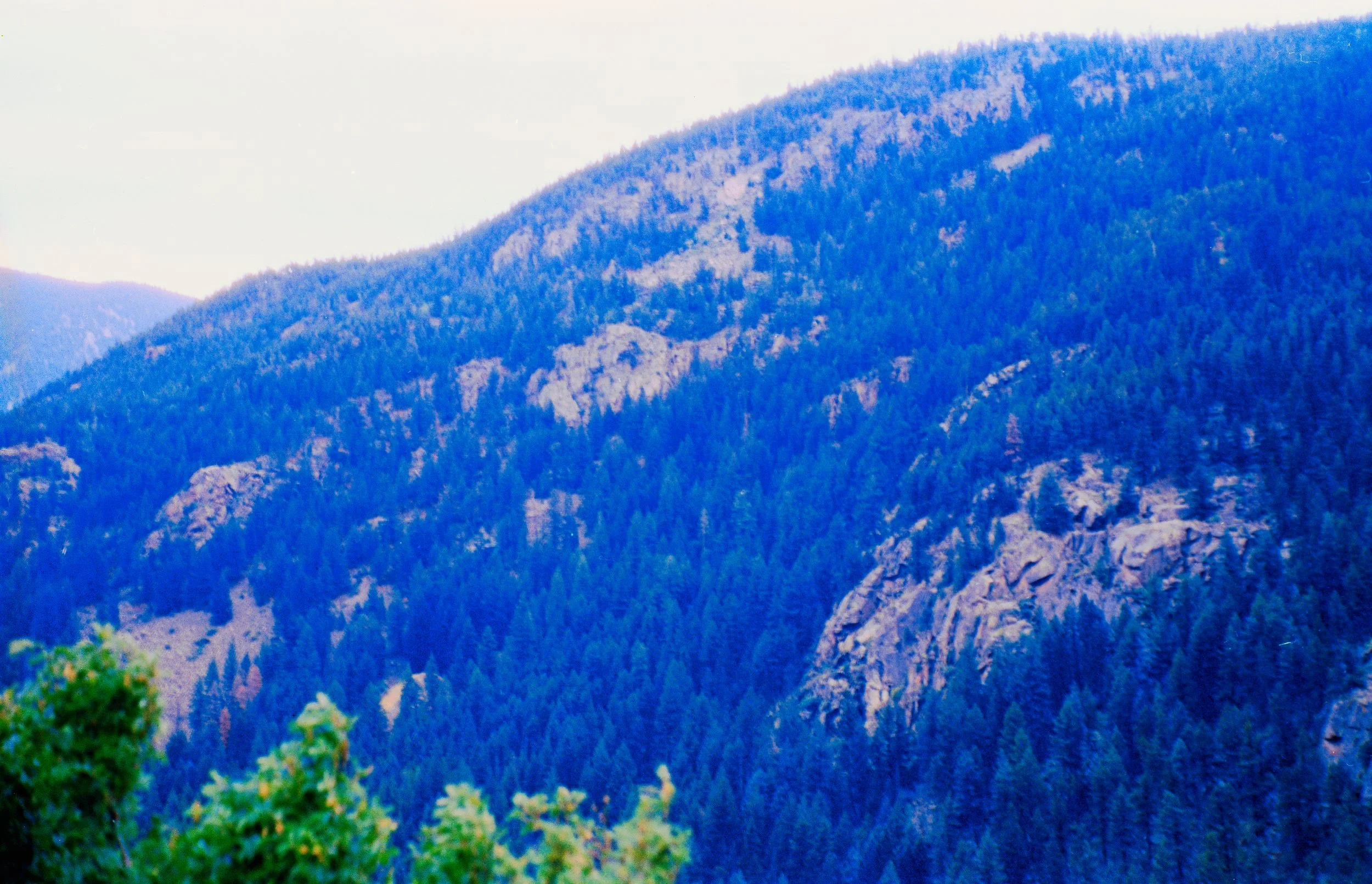 Georgetown Overlook
Camera: Zeiss Ikon Ikonta 523/2
Film: Harman Phoenix II
Speed: 200
Size: 120
Format: 6x9