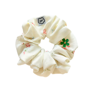 hair accessory unique scrunchie fashion trend charm charms flower handmade montreal quebec canada hairstyle delicate cream flower pastel