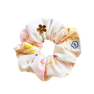 hair accessory unique scrunchie fashion trend charm charms flower handmade montreal quebec canada hairstyle pink lace roses flower adorable