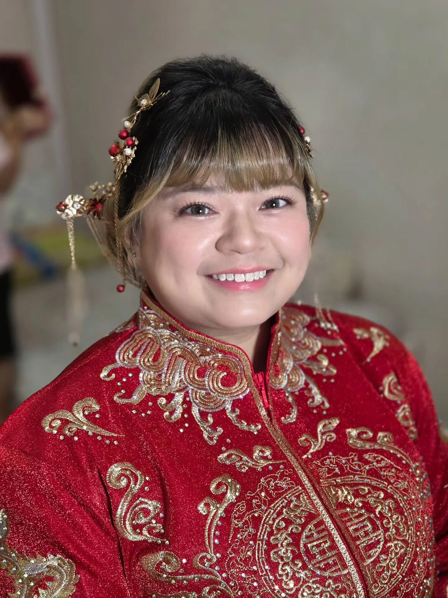 Jeanne (Wedding Day)
Kua-traditional Chinese bridal styling. 
Natural soft makeup and intricately styled hair, thoughtfully brought together to complete the look she truly loves.

Elevate your bridal beauty experience . DM us to reserve your personal