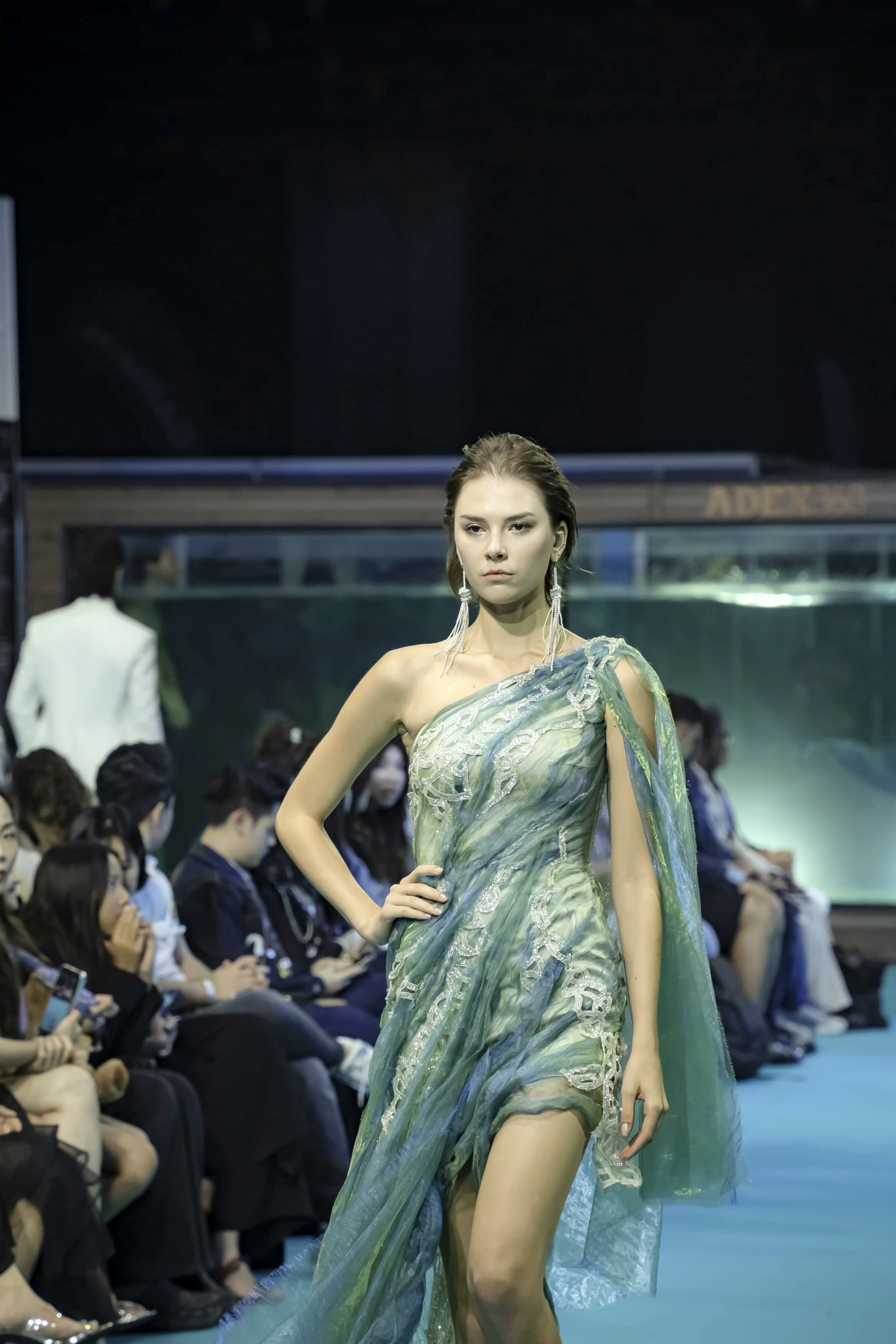couture-bridal-runway-look.jpg.jpg