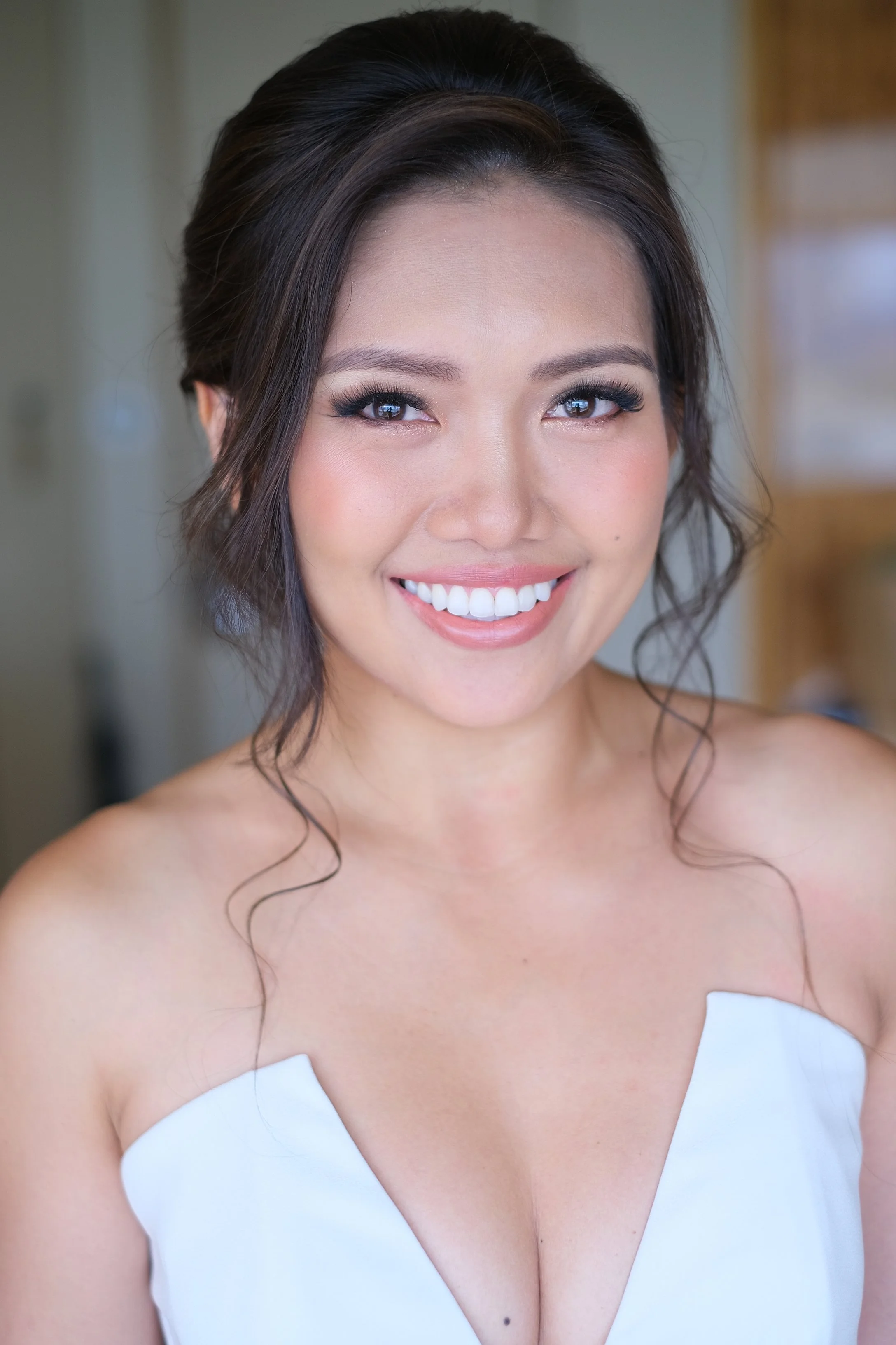 Premium Wedding Makeup Artist Singapore
Experience luxury bridal beauty with a premium wedding makeup artist in Singapore. We specialize in flawless makeup and elegant hairstyles tailored to enhance your natural features, creating a timeless and soph