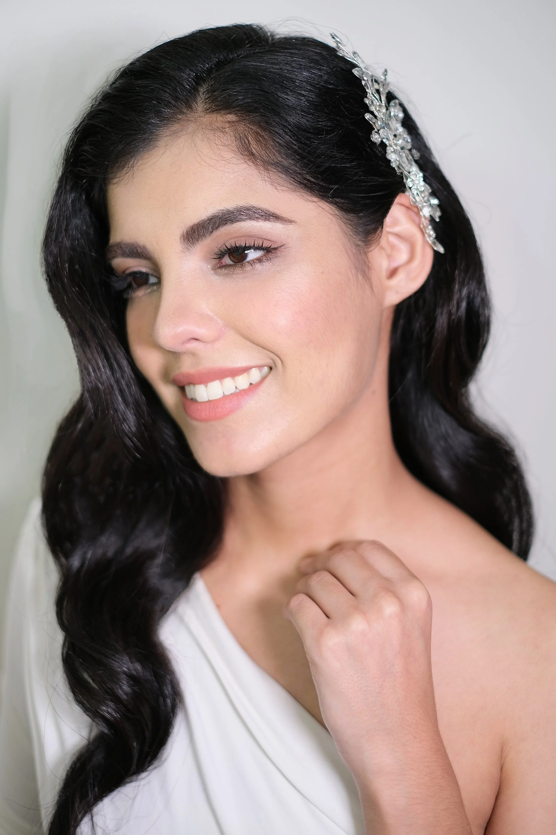 Soft Glam Bridal Makeup & Hair Singapore
Achieve a radiant, elegant, and sophisticated look with our soft glam bridal makeup and hair in Singapore. Crafted by one of the top bridal makeup artists, this style enhances your natural beauty with soft, gl