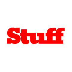Stuffmagzine-Elite-makeup-artists-inc.webp