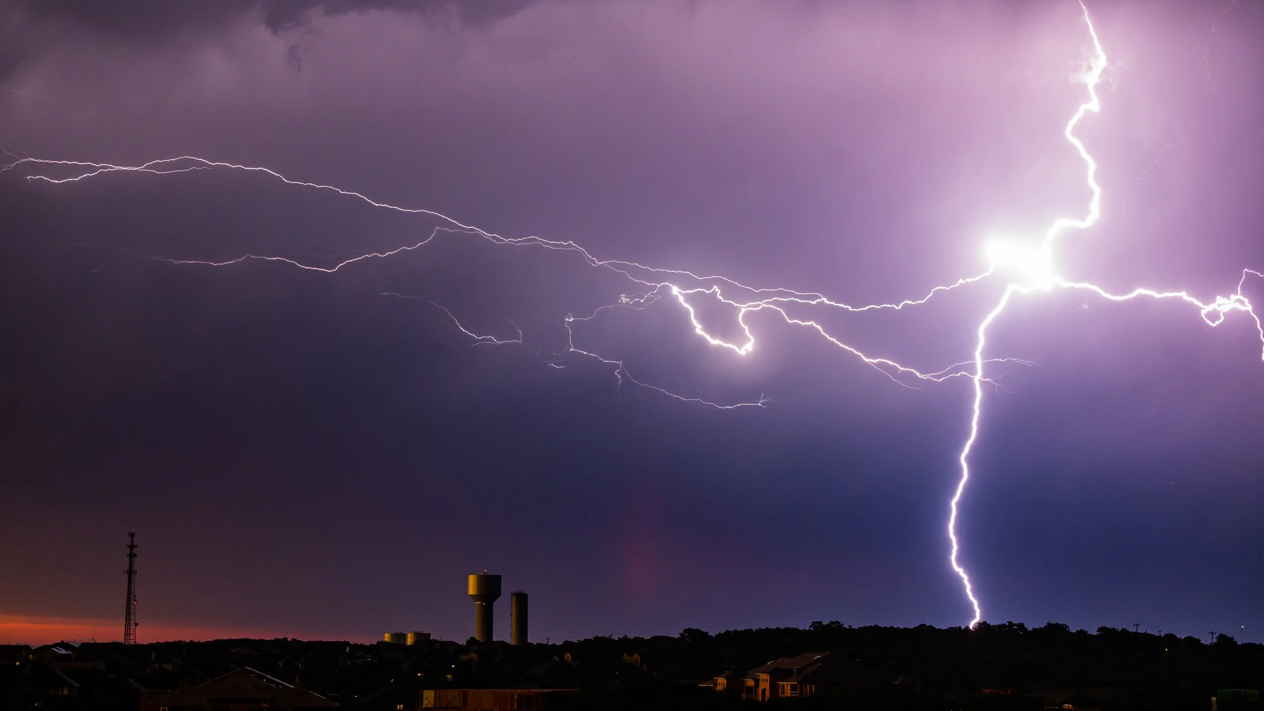Lightening-433.jpg