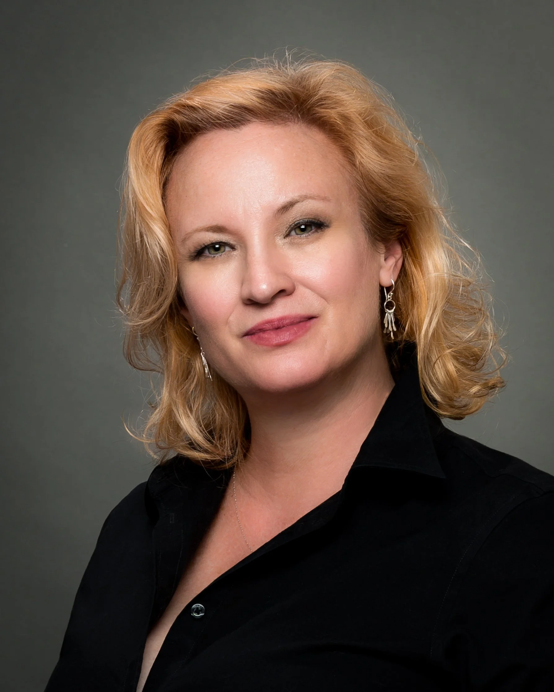 2019Leah_AnnAlvaWieding-3.jpg