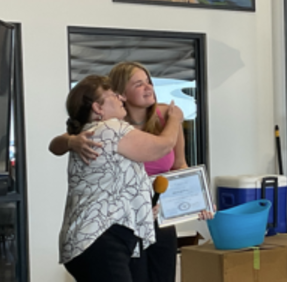 Ellysia Jackson (Right) Receiving Mount Shasta 99s 2025 Scholarship Plaque