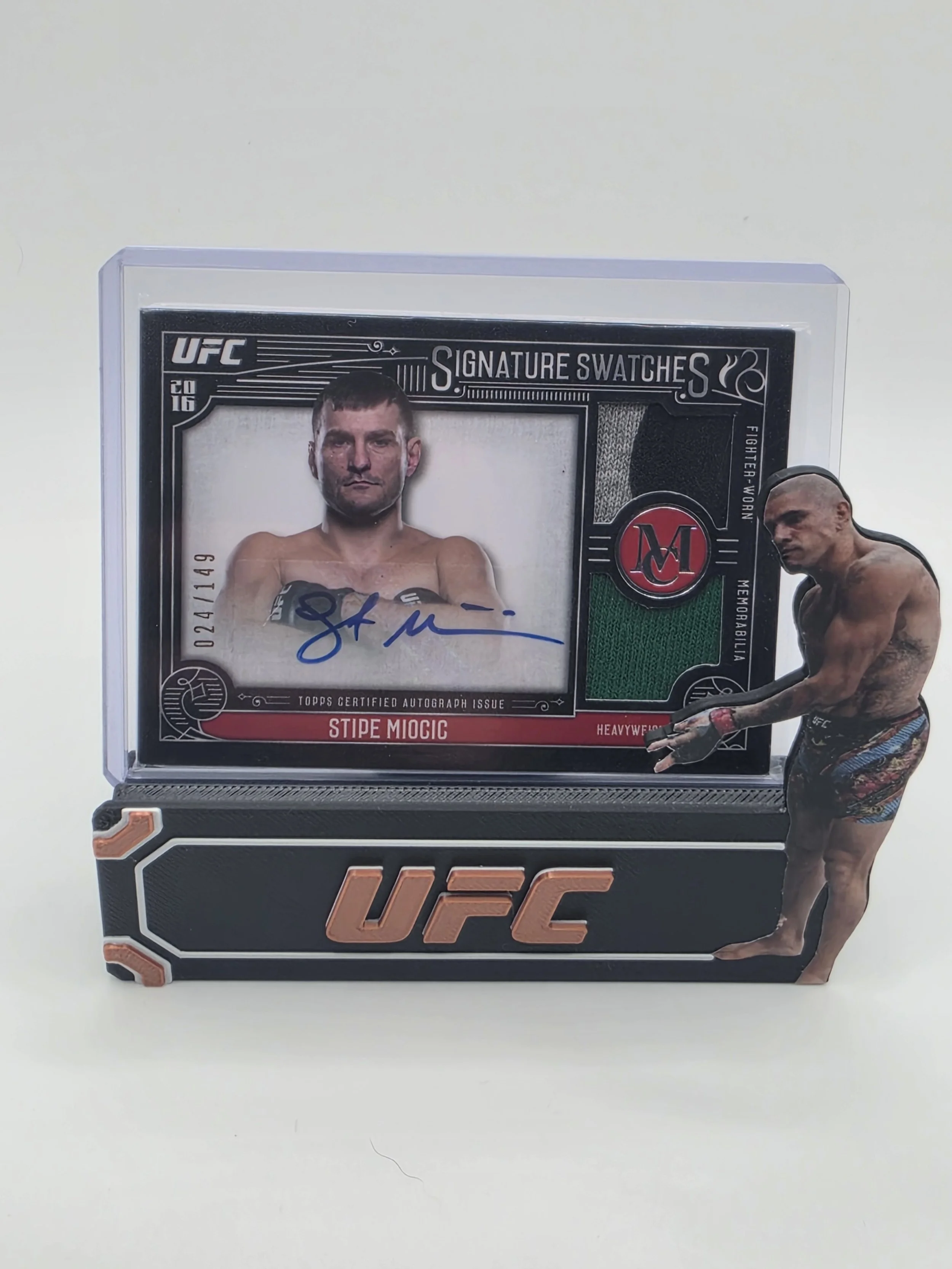 Stipe Miocic 2016 UFC Topps Signature Swatches Dual Patch Auto 24/149