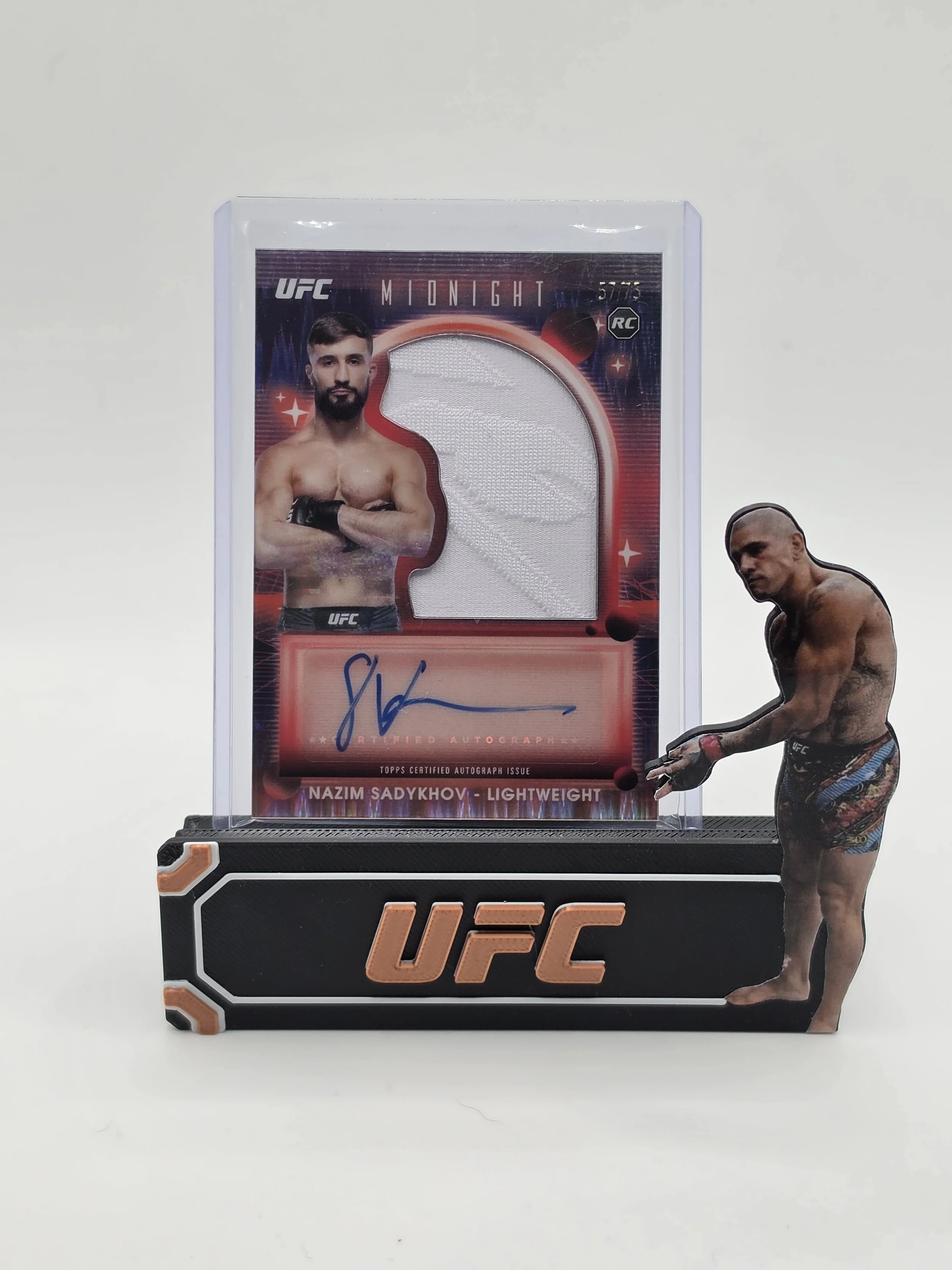Nazim Sadykhov 2025 UFC Topps Midnight Red Patch Auto 19/75