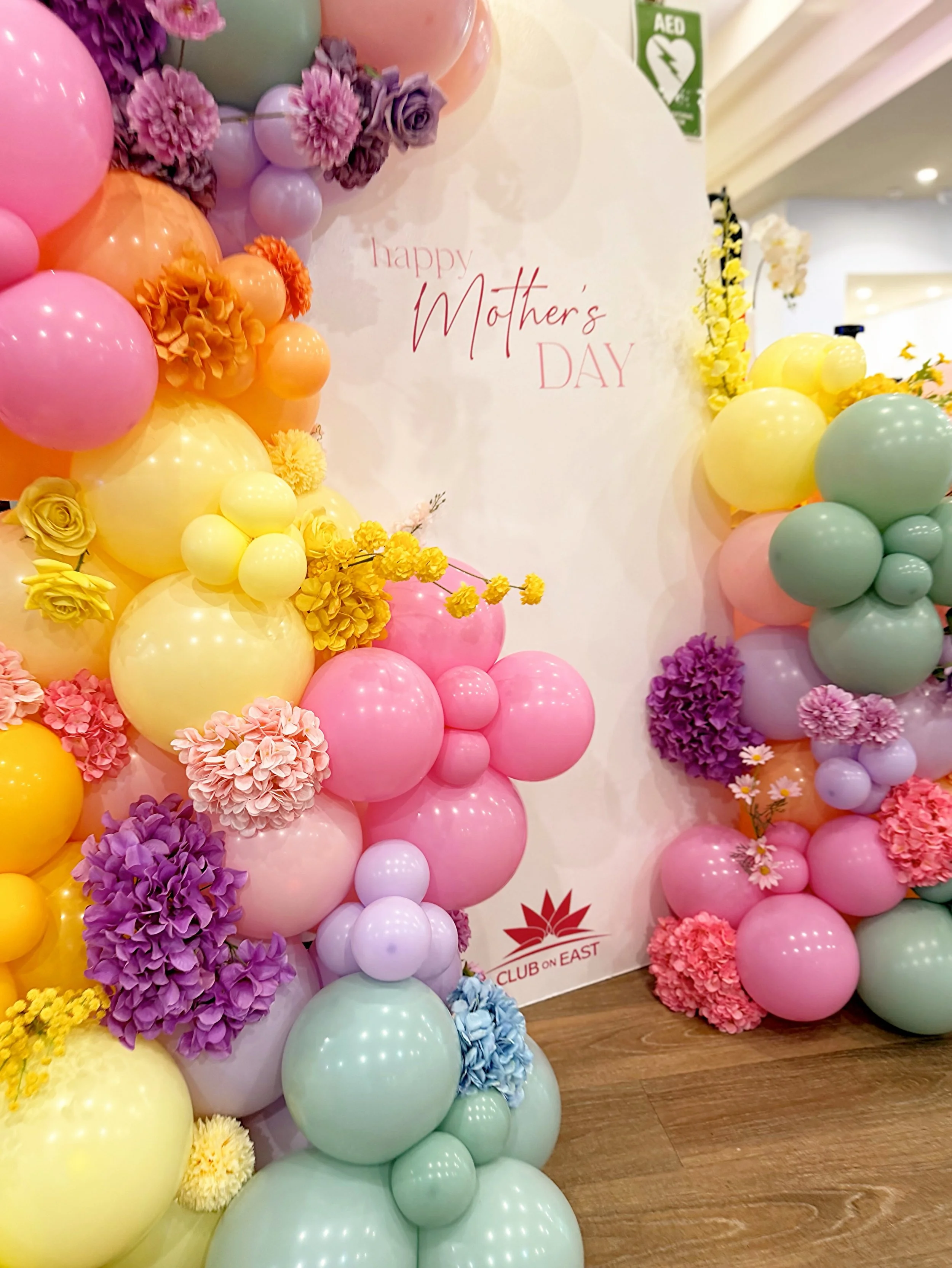A Mother&rsquo;s Day install filled with colour, joy and all the happy feels 🌸✨

For Club on East, we created three huge organic balloon door arches alongside a statement backdrop installation with the prettiest florals woven throughout every detail