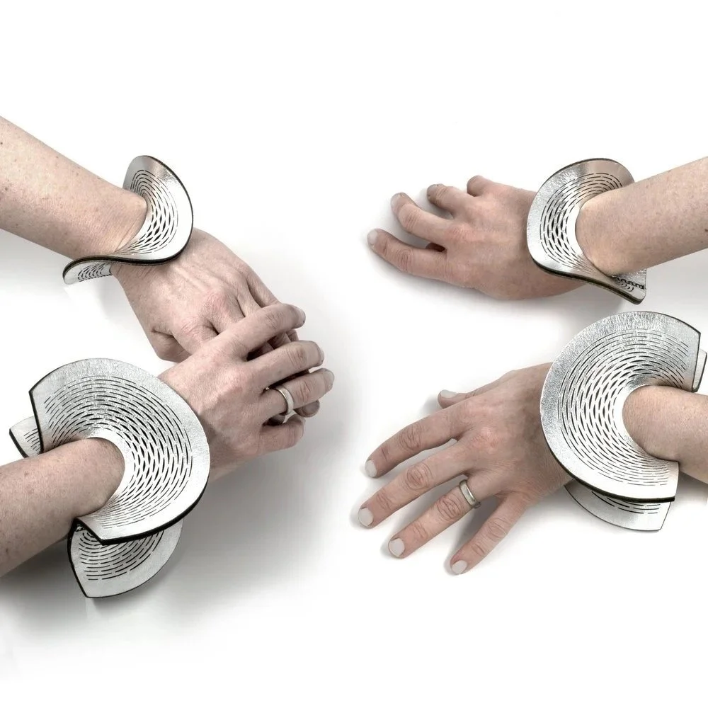 Three-Quarter Saddle Bangle