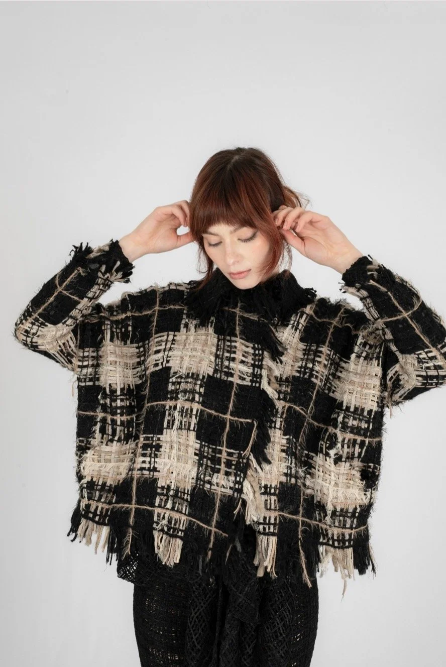 Chanel Style Cardigan - Pé de Chumbo