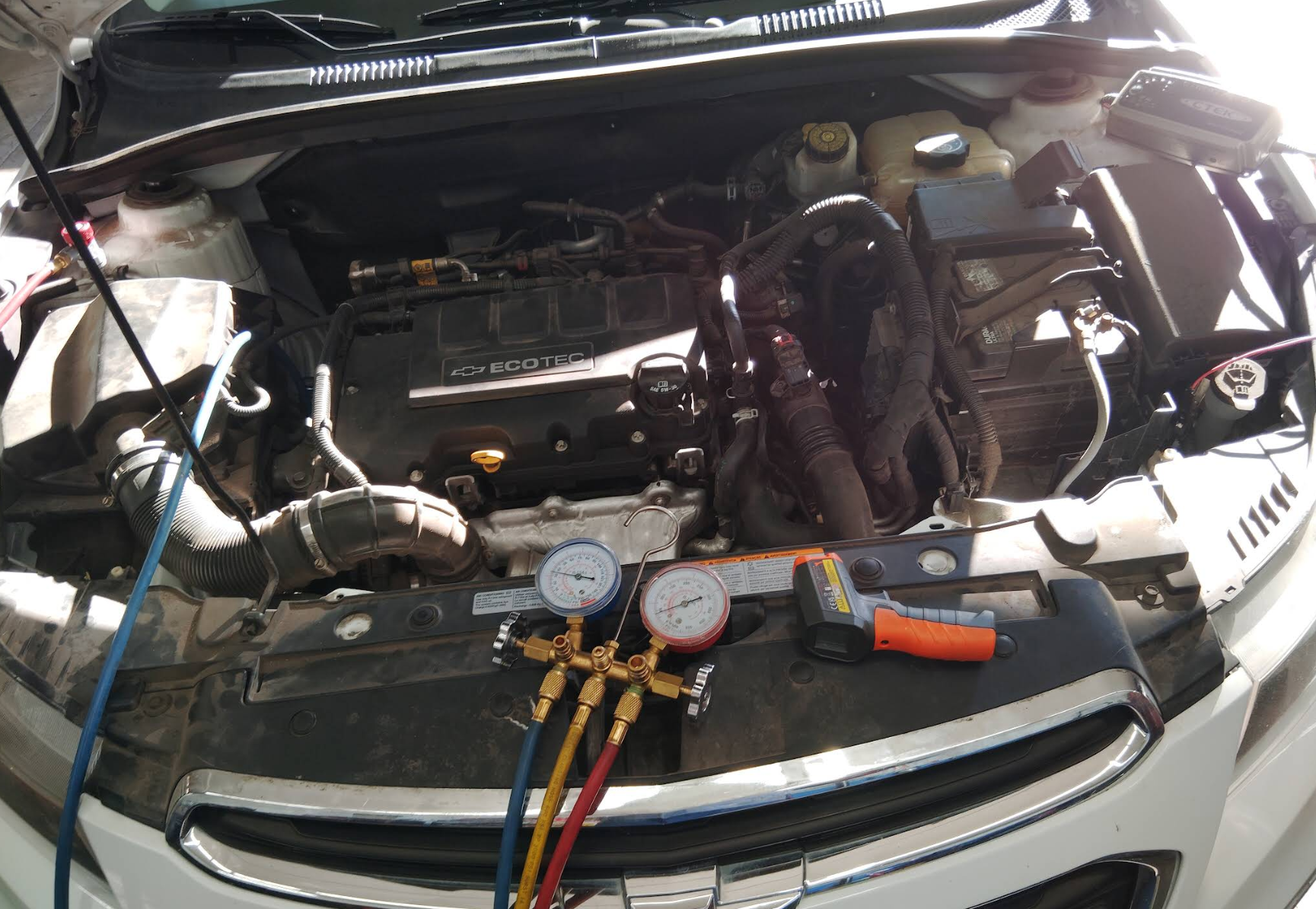 Precision R134a & R1234yf refrigerant recovery and recharge at Chuck's Auto Shop Inc. in Bend, Oregon. Engineering-grade A/C diagnostics for modern European and Hybrid vehicles.