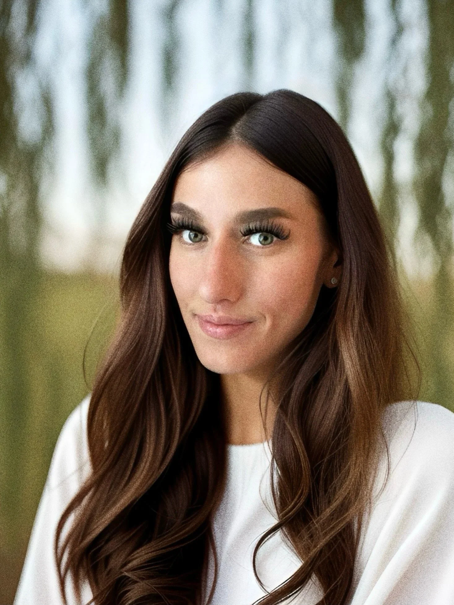 Diana Jakovic, Registered Psychotherapist providing virtual therapy in Ontario through Hardy Roots Psychotherapy. Serbian Therapist, Croation Therapist, Balkan Therapist