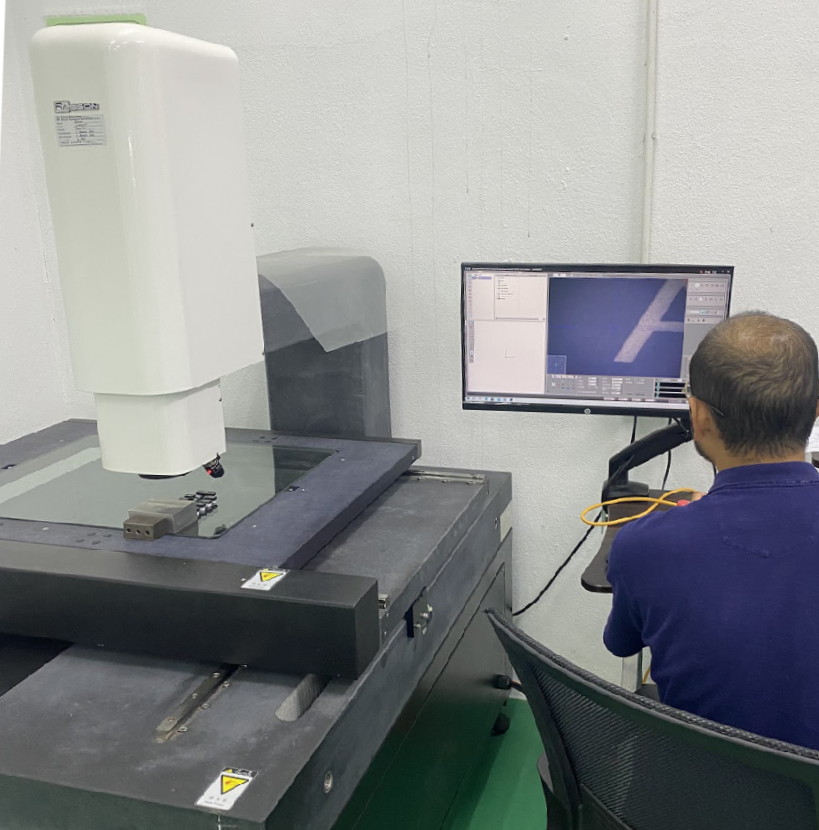 Walkie Talkie Plastic Insert Molding Parts