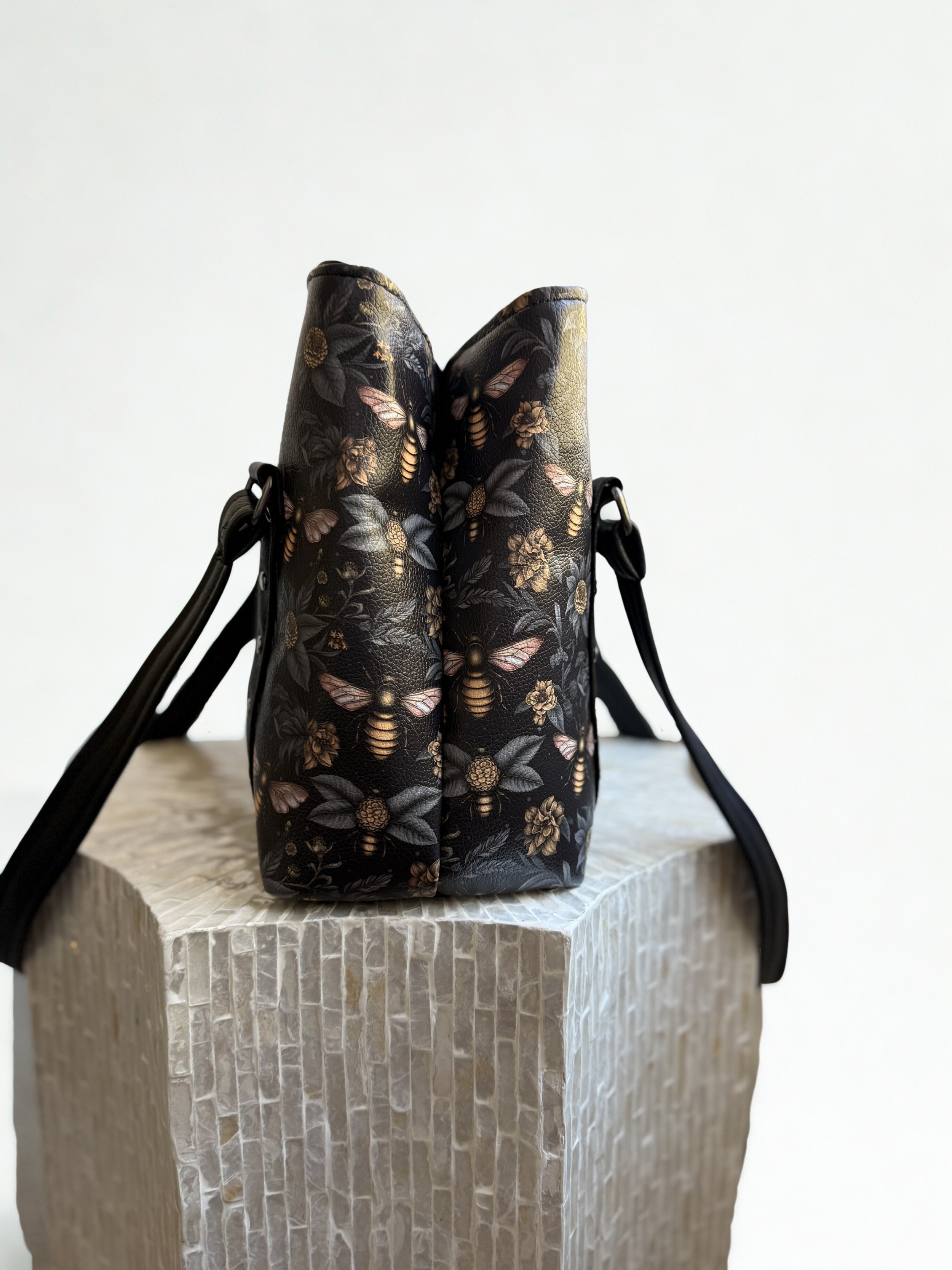 Dallas Handbag Side View.jpg