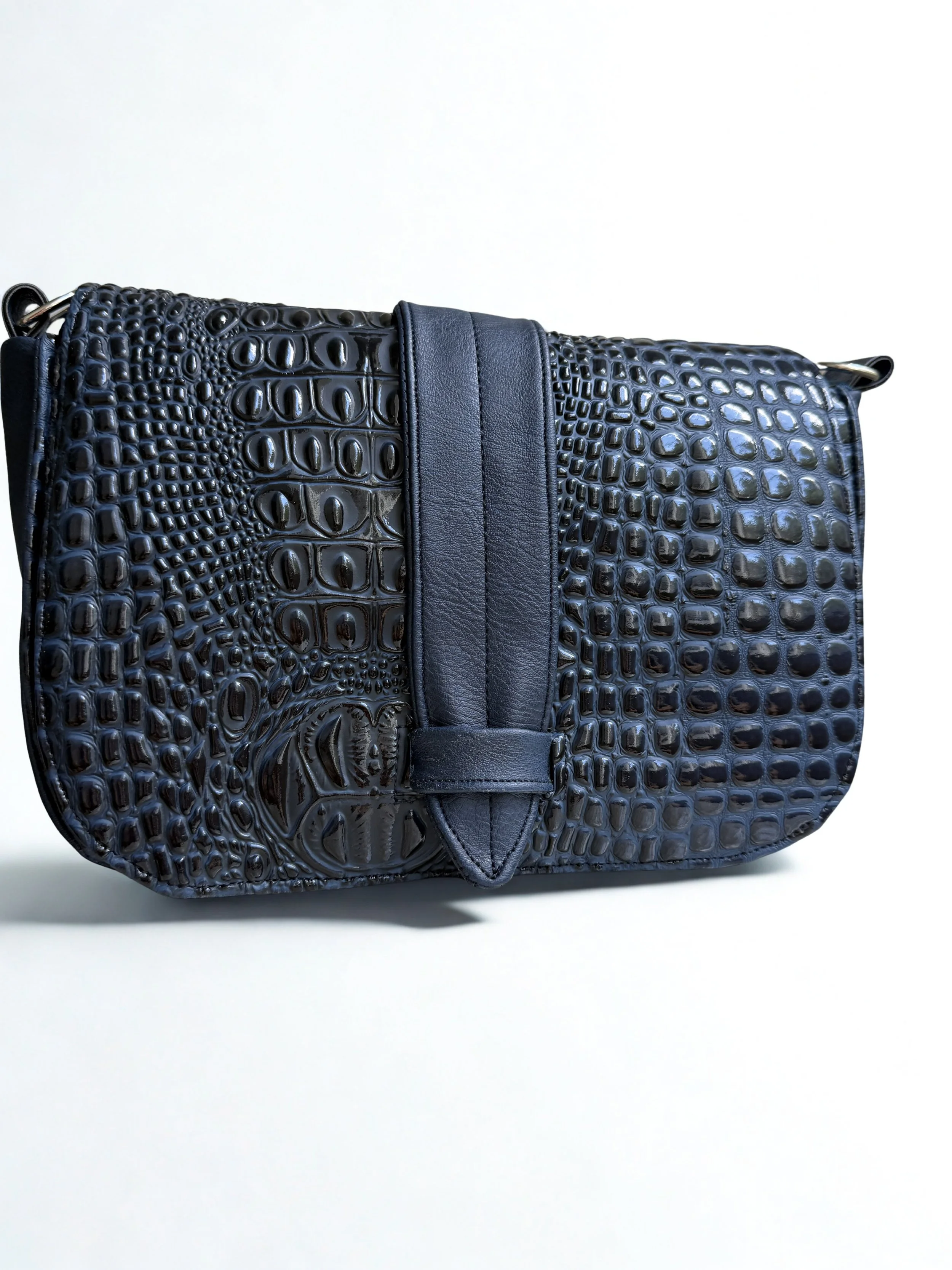 Mason Messenger Front View.jpg