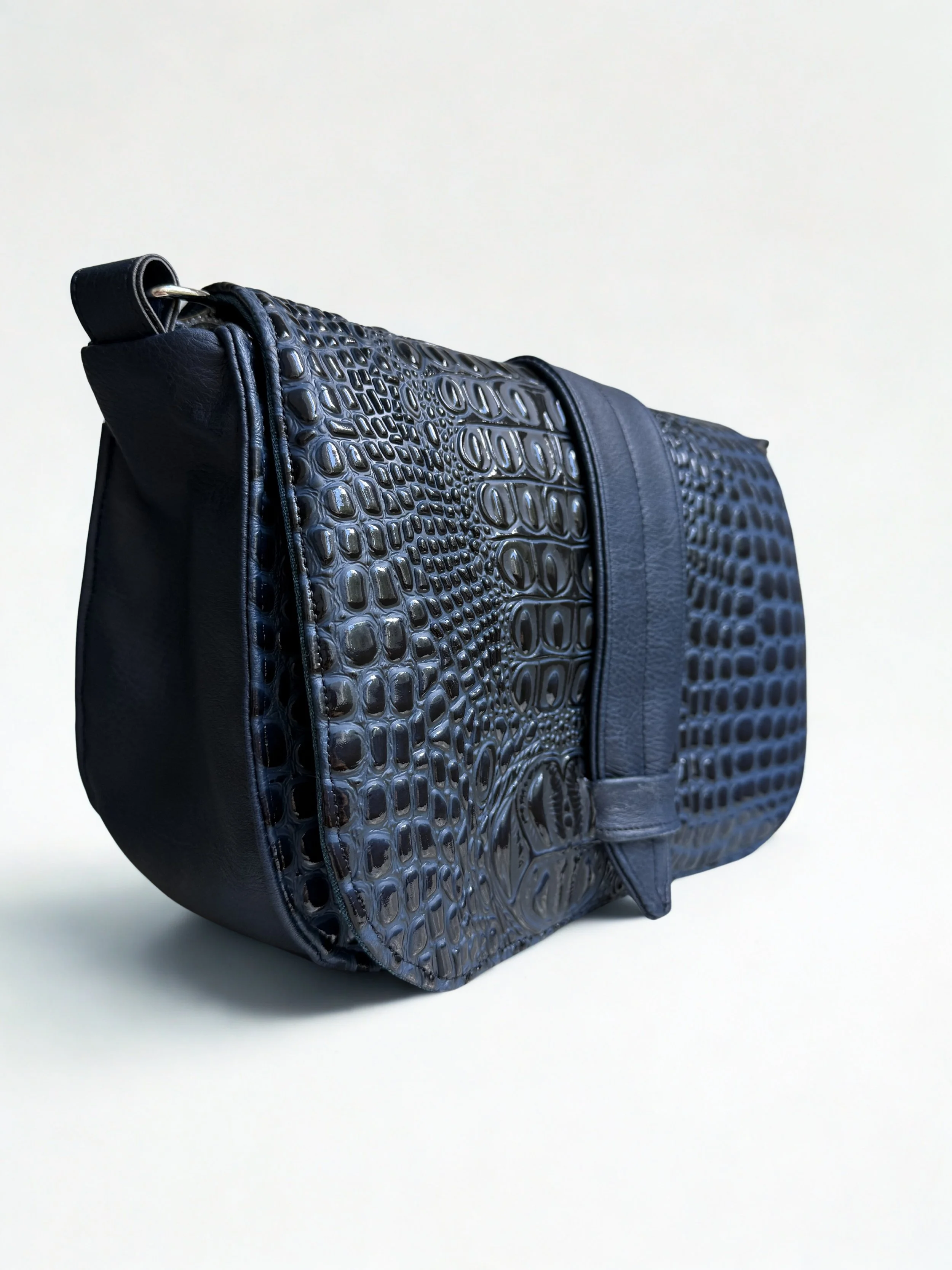 Mason Messenger Side View.jpg