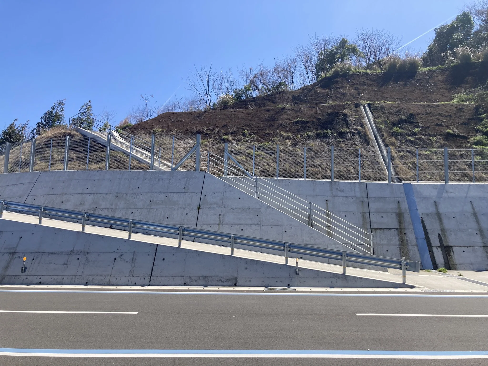 宇和島　工事現場　法面　ﾌﾞﾛｯｸ