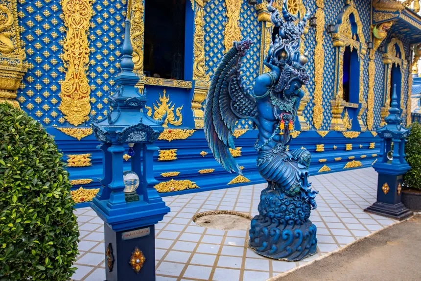 20230303-Thailand-Chiang-Rai-Blue-Temple-1-of-20.webp