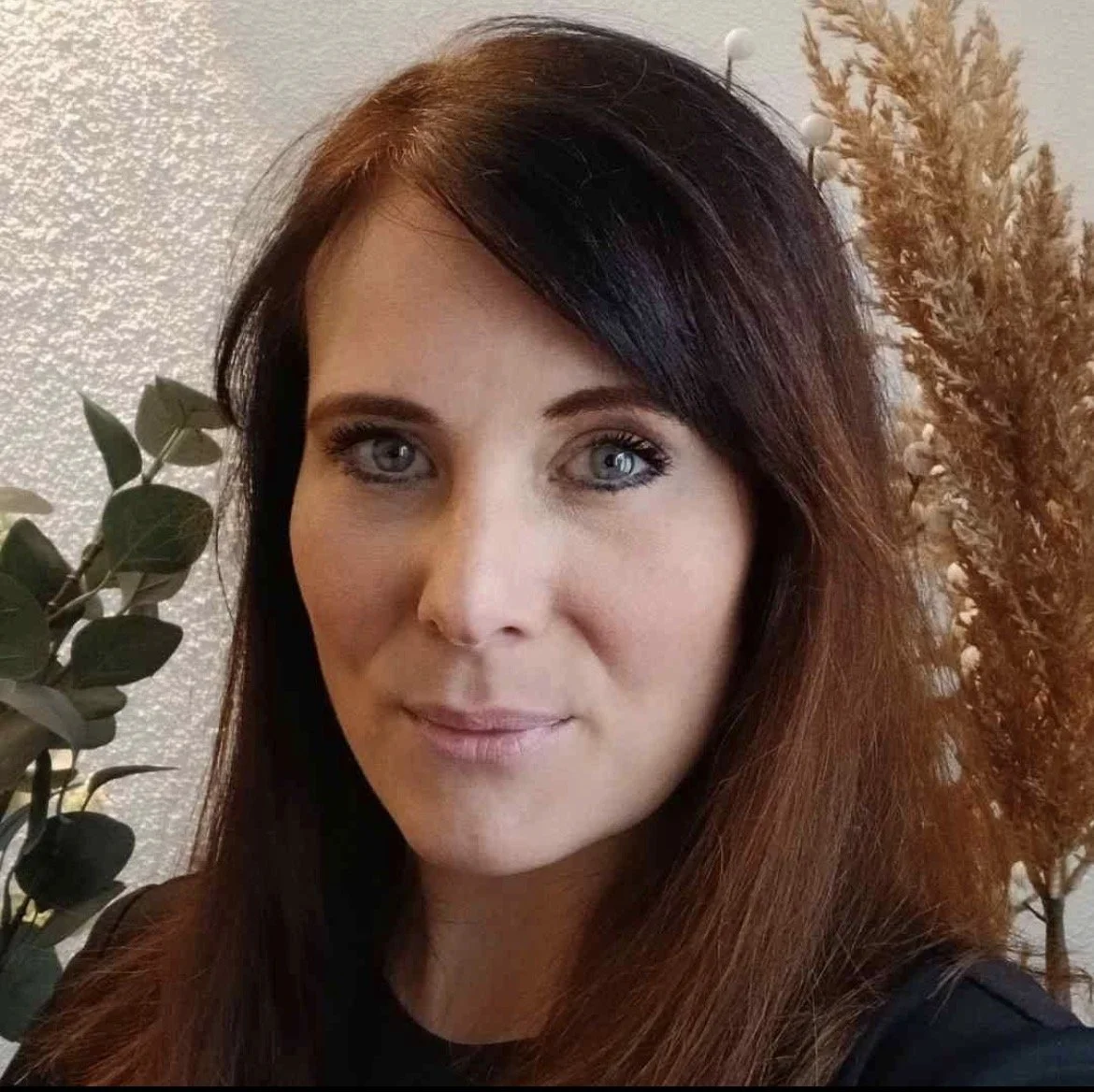 Kundenbewertung - lächelnde Frau mit braunen Haaren - Culet