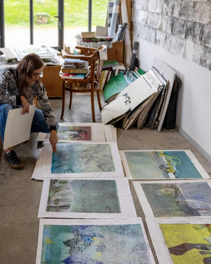 Joëlle Chateau dans son atelier