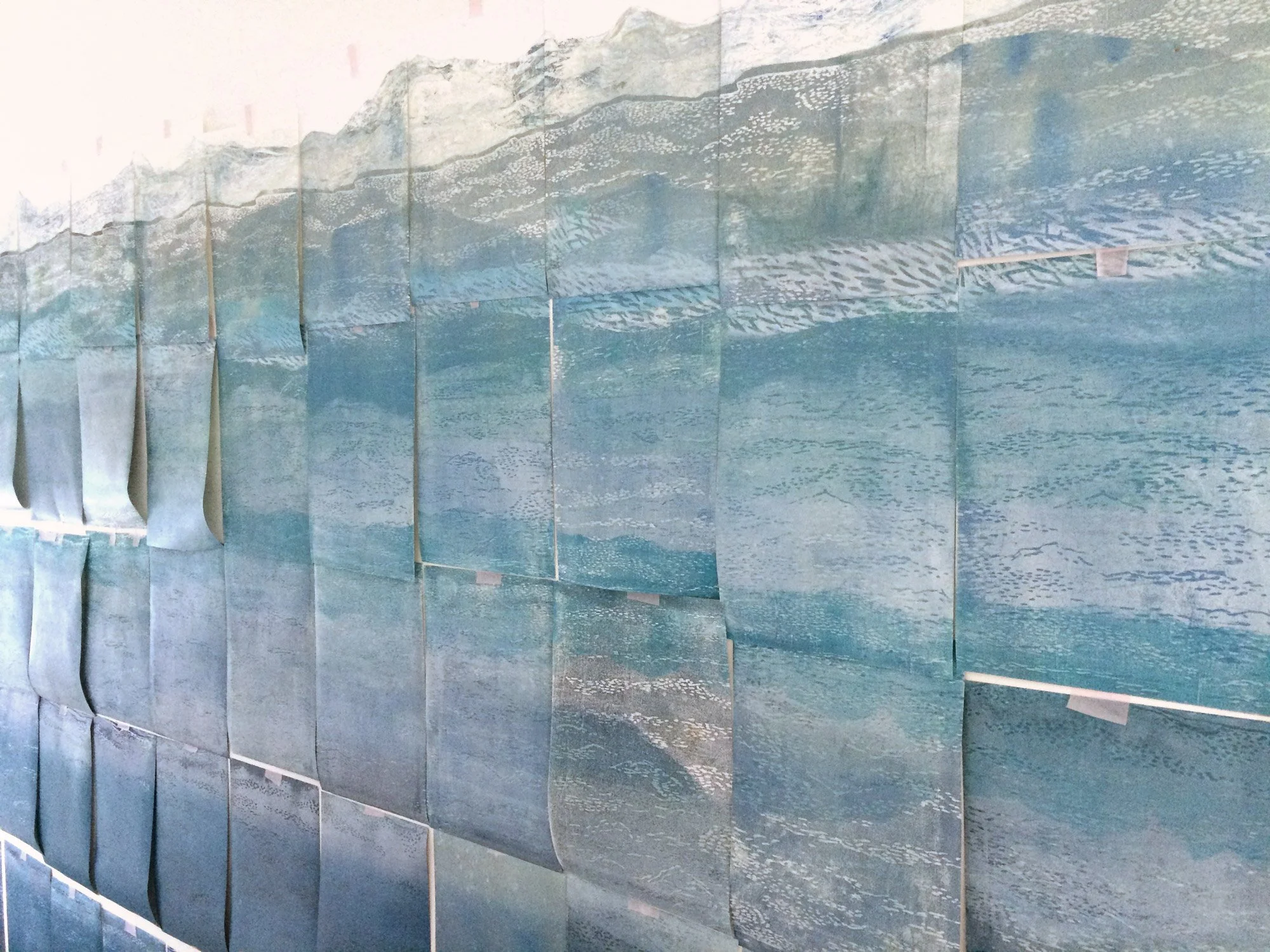 Installation L’iceberg, estampe sur papiers japonais