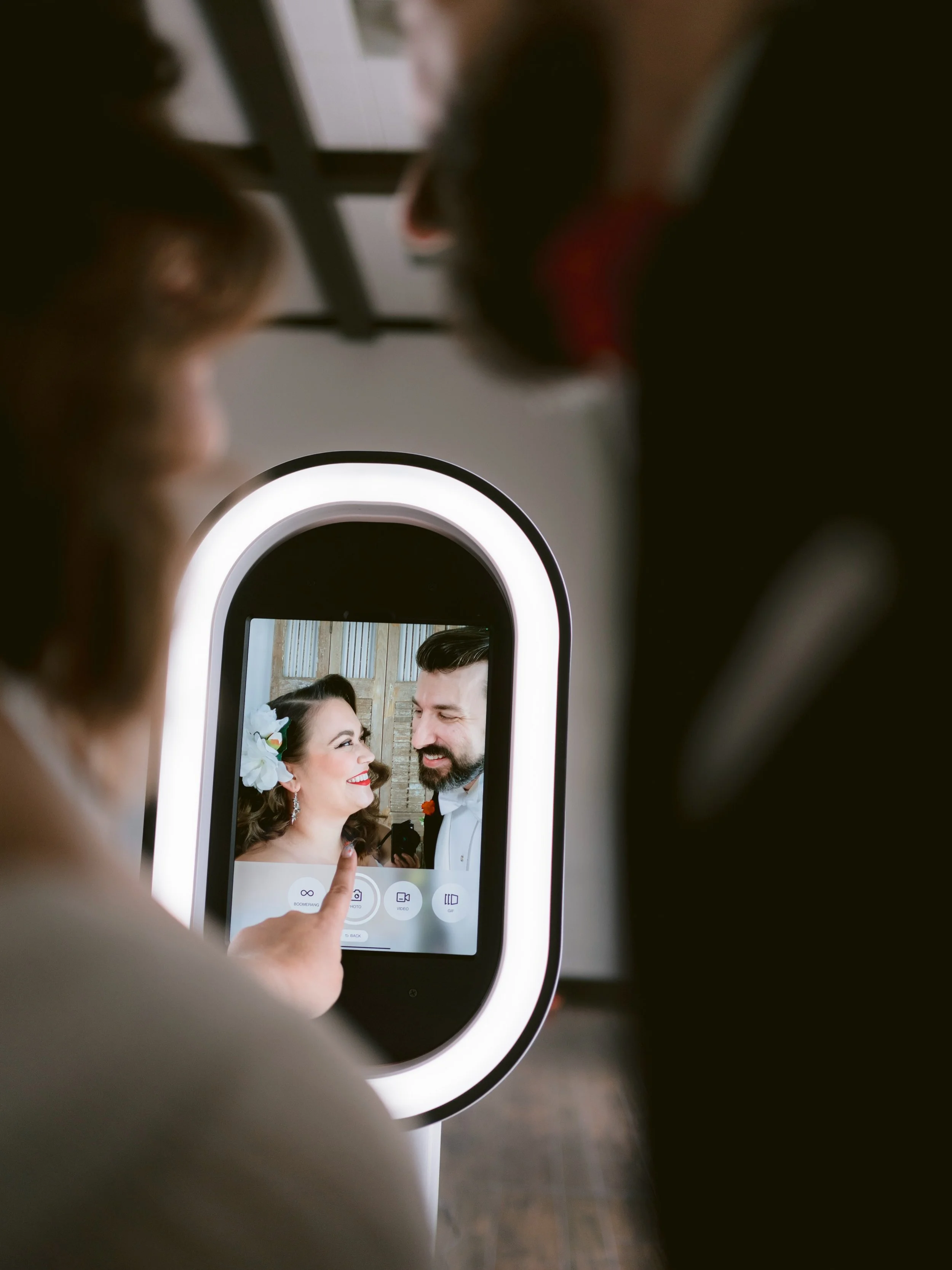 We offer various booth options to suit unique events, including our original Selfie Booth. This independent, drop-off style booth is perfect for weddings, corporate events, galas, and private parties. For more information, check the link in our bio.
