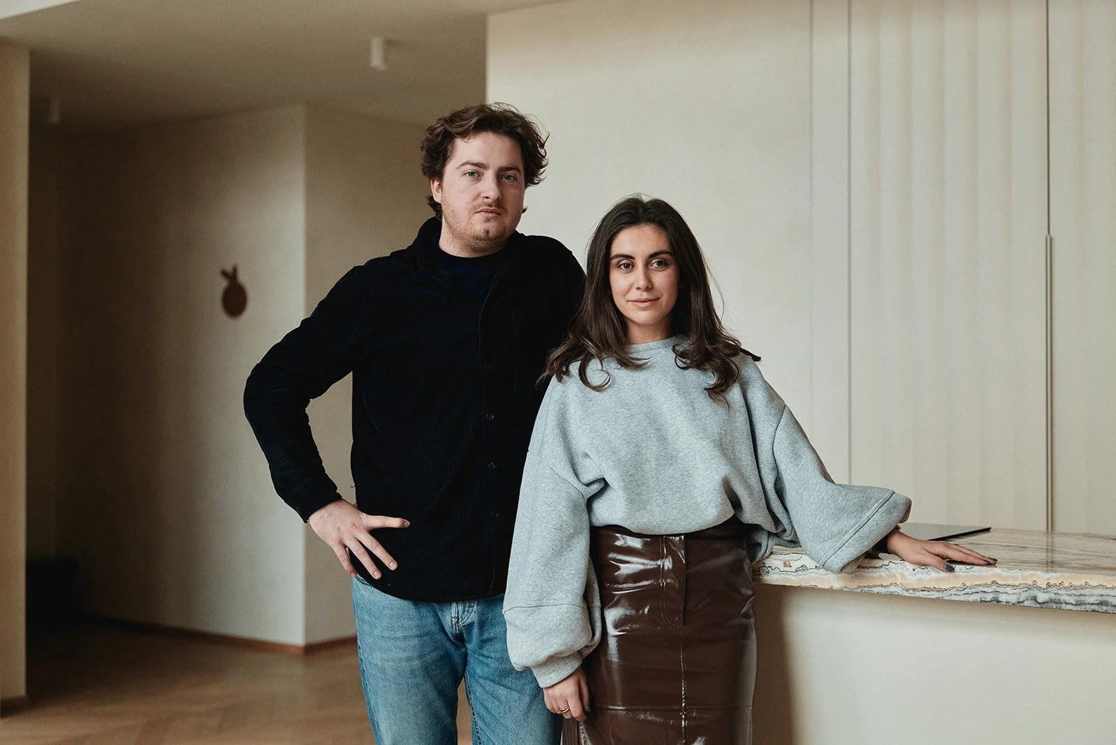 Interieurarchitecten Silke Leire en Andreas Deklerck in een tijdloos en minimalistisch interieur.
