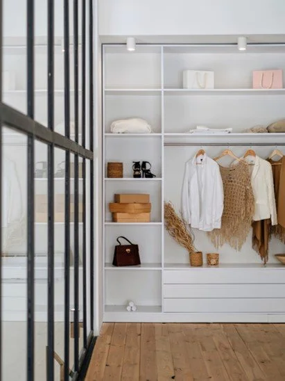 Top Ten Tips for De-cluttering before a new interior design!