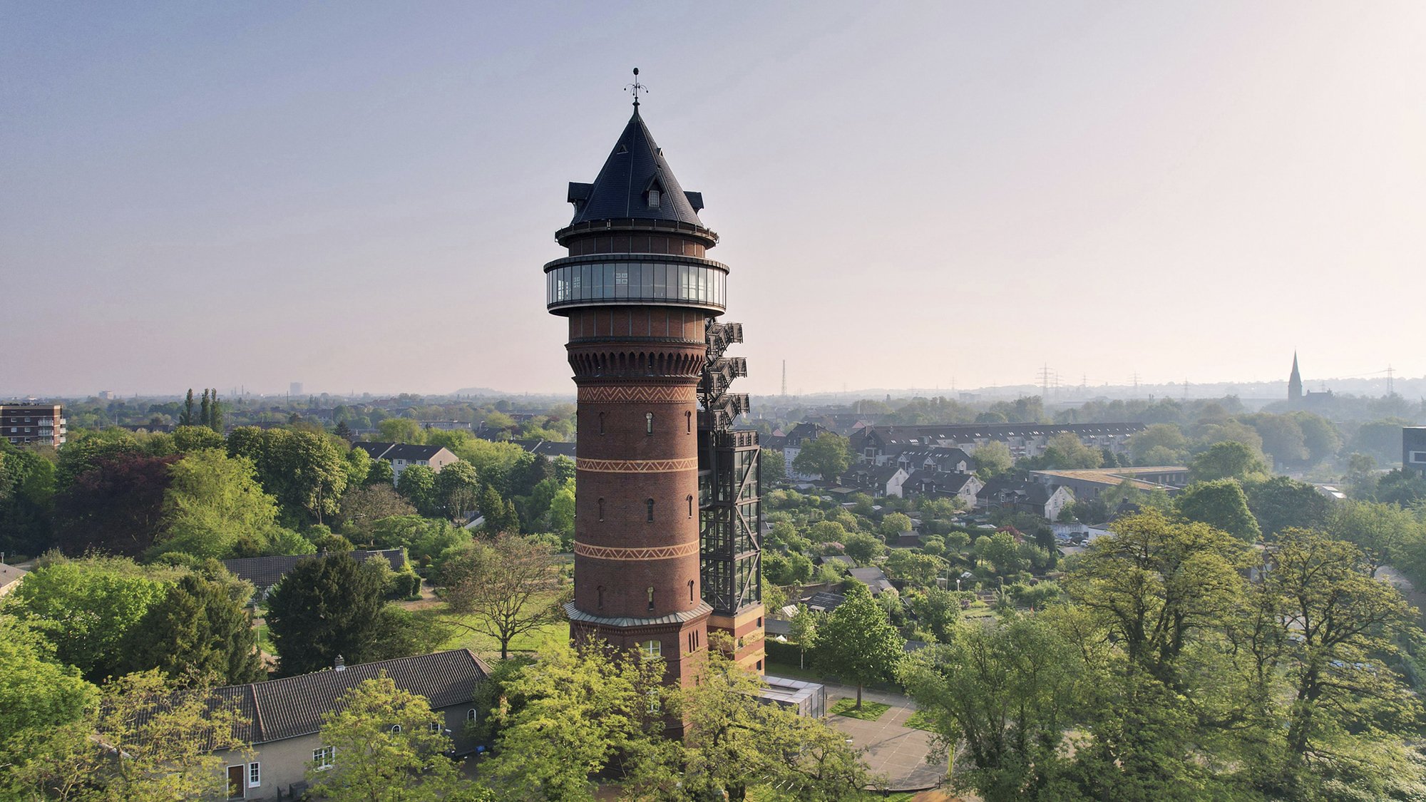 Architekturfoto vom Aquarius Wasserturm in Mülheim an der Ruhr