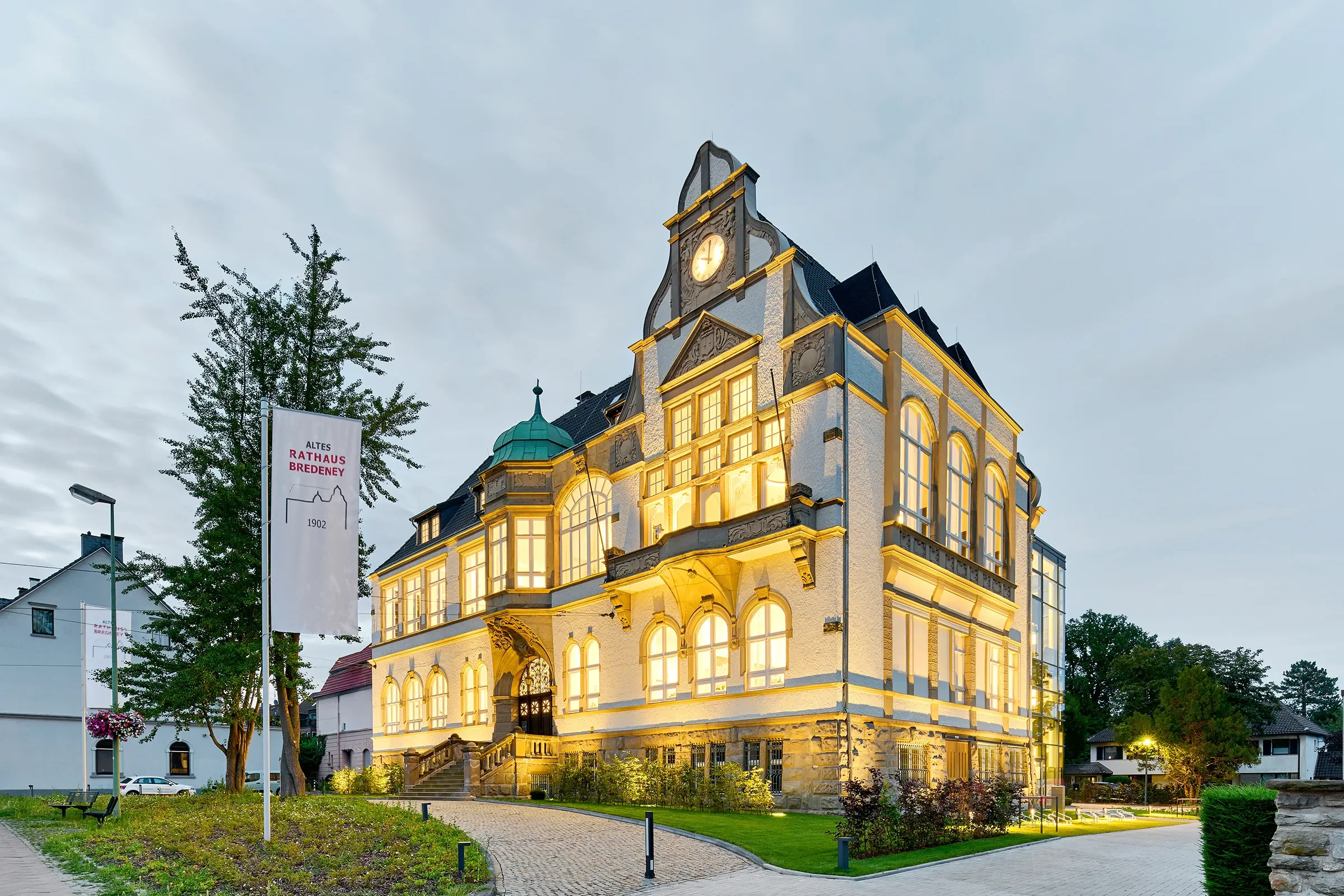RathausBredeney-Essen-1_2400.webp