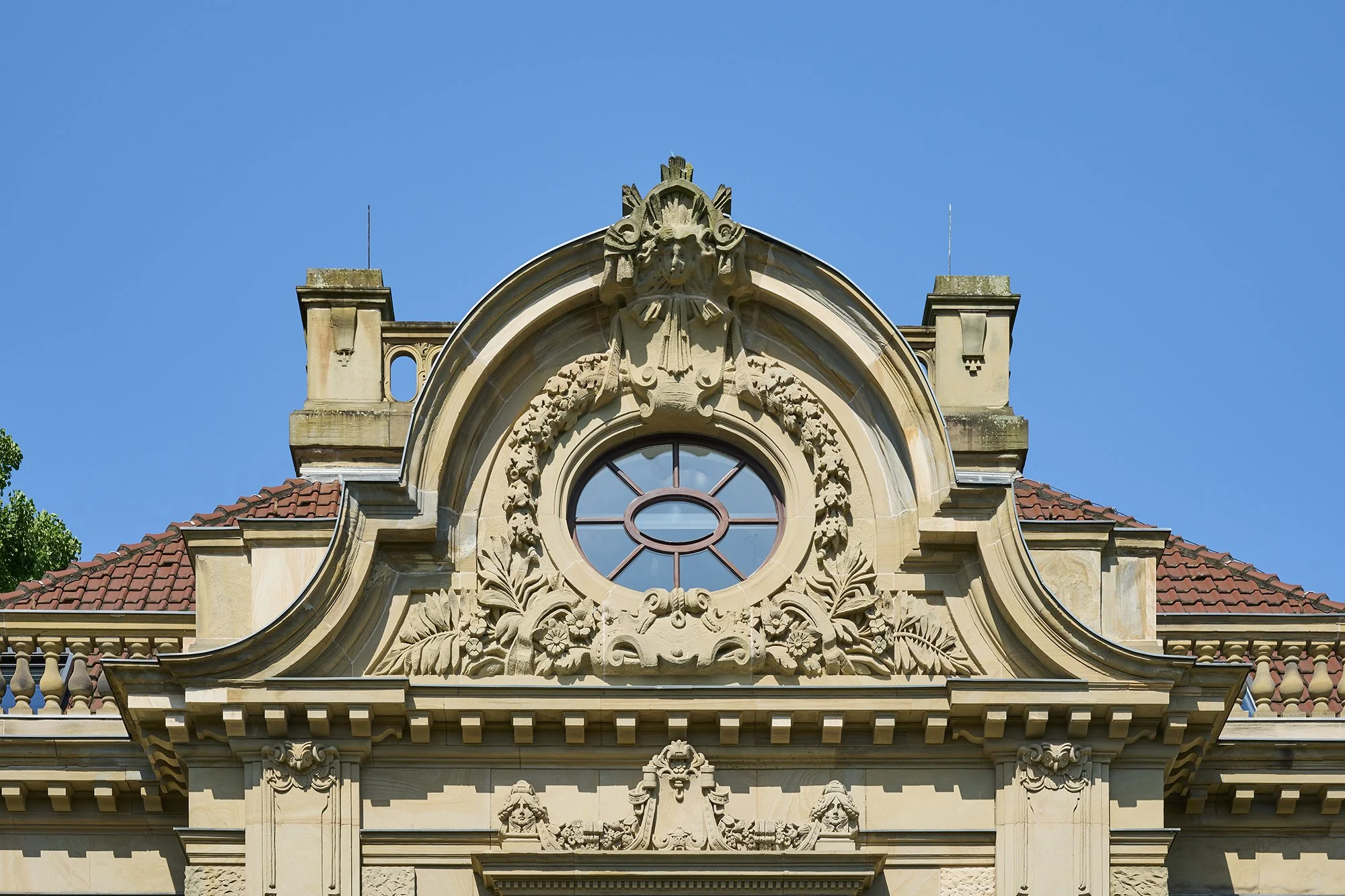 Architekturfoto von der Thyssen Villa in Mülheim an der Ruhr