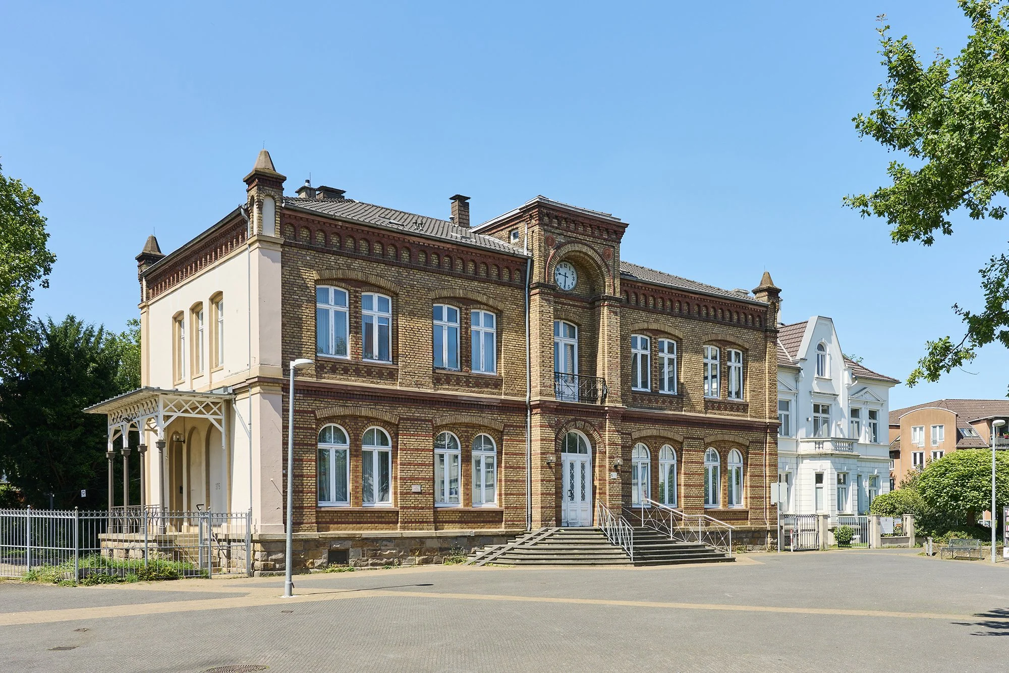 Architekturfoto vom Rathaus Heissen in Mülheim an der Ruhr