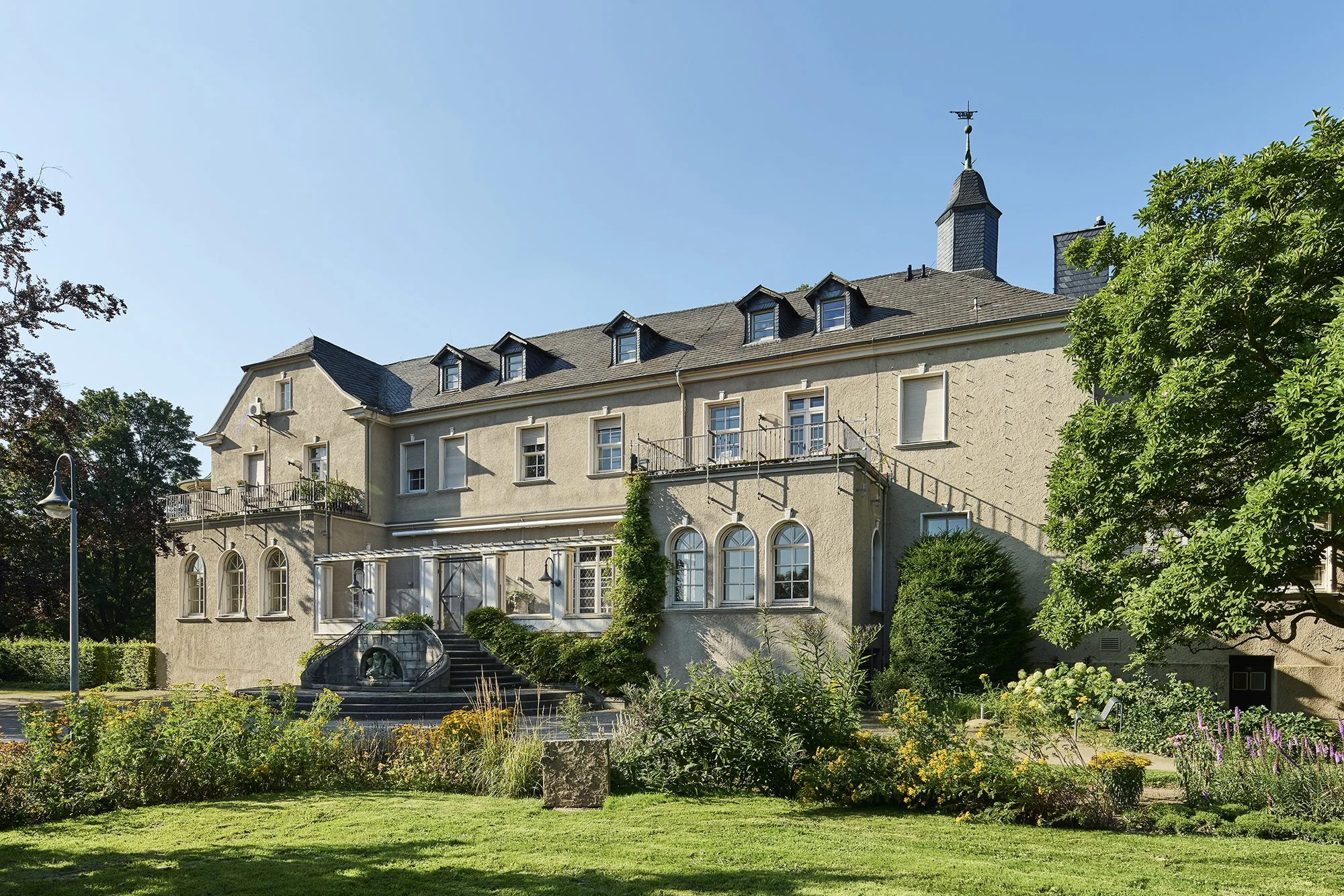 Architekturfoto vom Schloss Styrum in Mülheim an der Ruhr