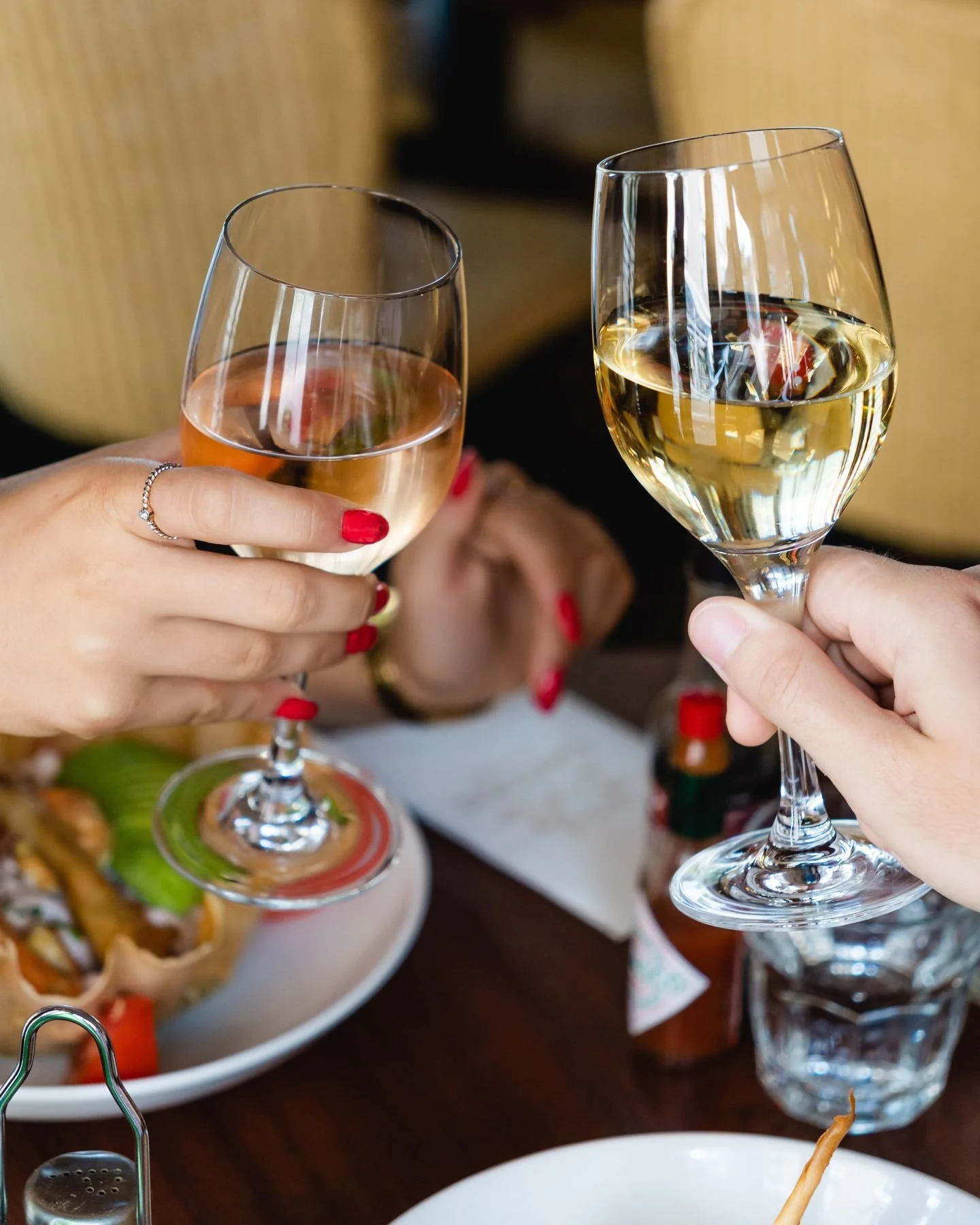 Tchin tchin ! 🥂

Garden Ice Caf&eacute; 🌞 
Le bonheur &agrave; toute heure 
Brive, P&eacute;rigueux, Orl&eacute;ans, Charleville

#gardenicecafe #selectiondevin #brasseriebrive #momentgardenice #restaurantbrive #barbrive