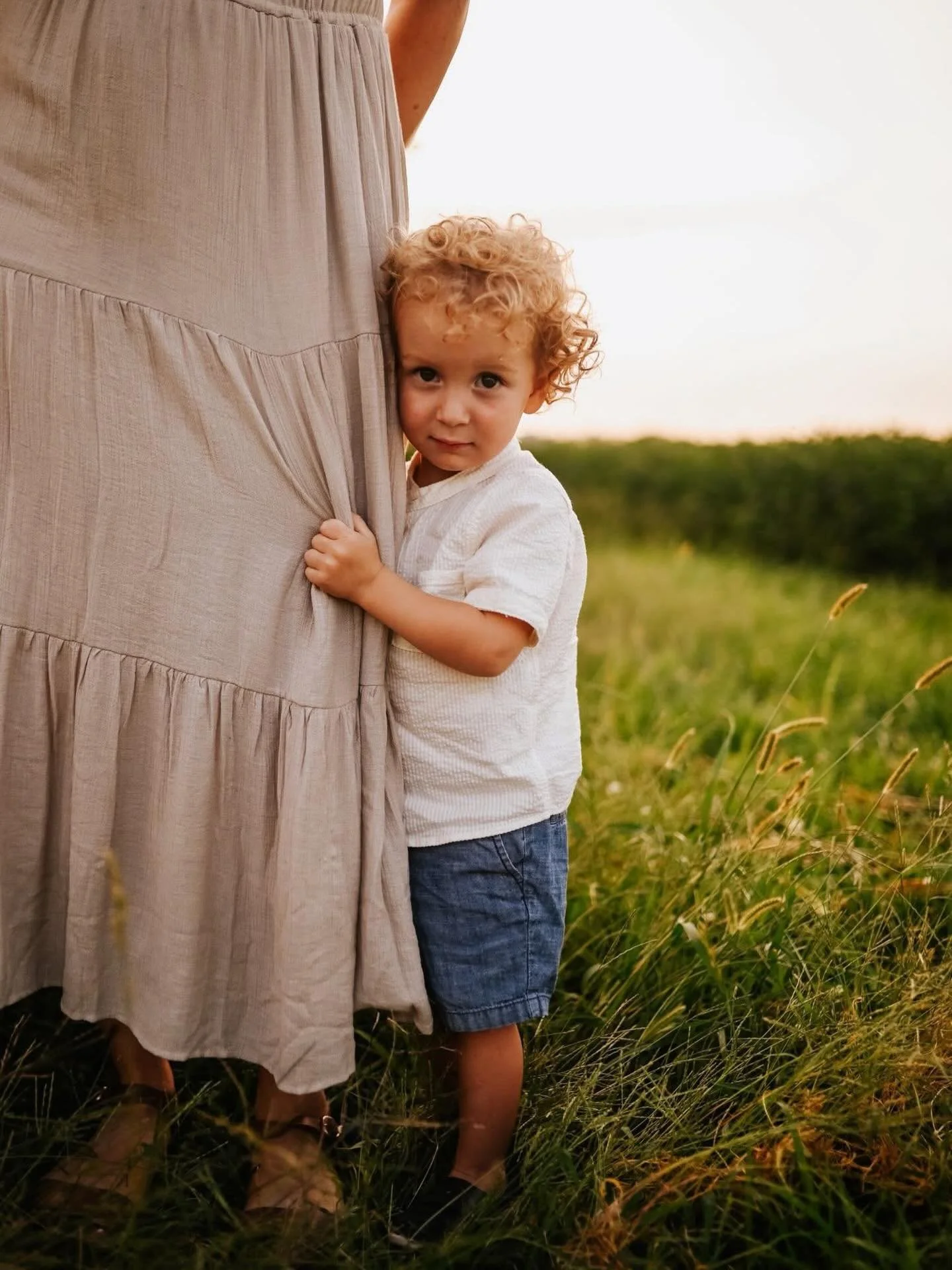 Lately I&rsquo;ve been drawn to the word abide.
 
To remain.
To dwell.
To be fully present in the moment.
 
That feeling is exactly what I want every photo session to hold &mdash; a space where families can slow down, breathe, and simply be together.