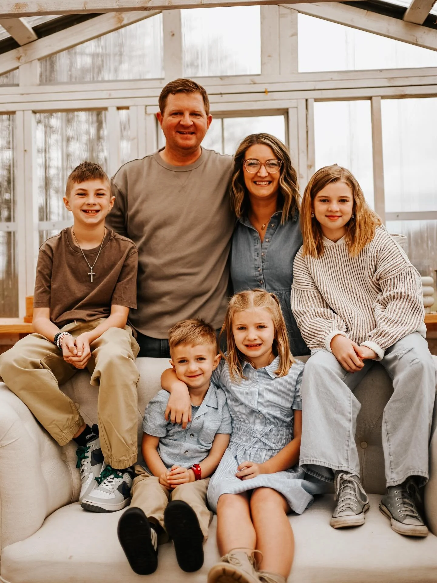 Spring Booking is now live ! 
 
Stay tuned for Mother&rsquo;s Day mini sessions and another extra special spring mini session (hint 🍓)!