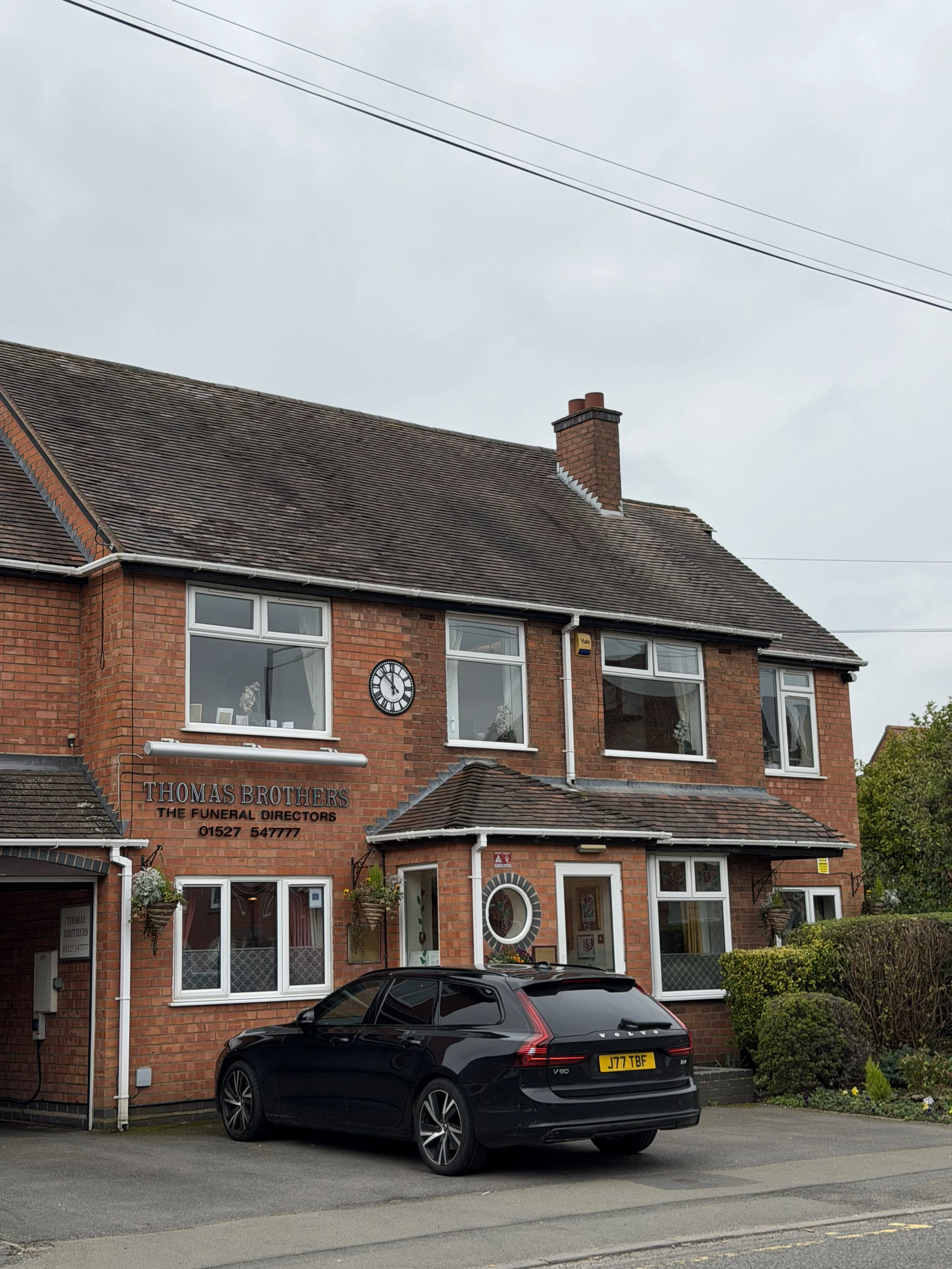 Thomas Brothers Funeral Directors based in south Birmingham and Worcestershire.