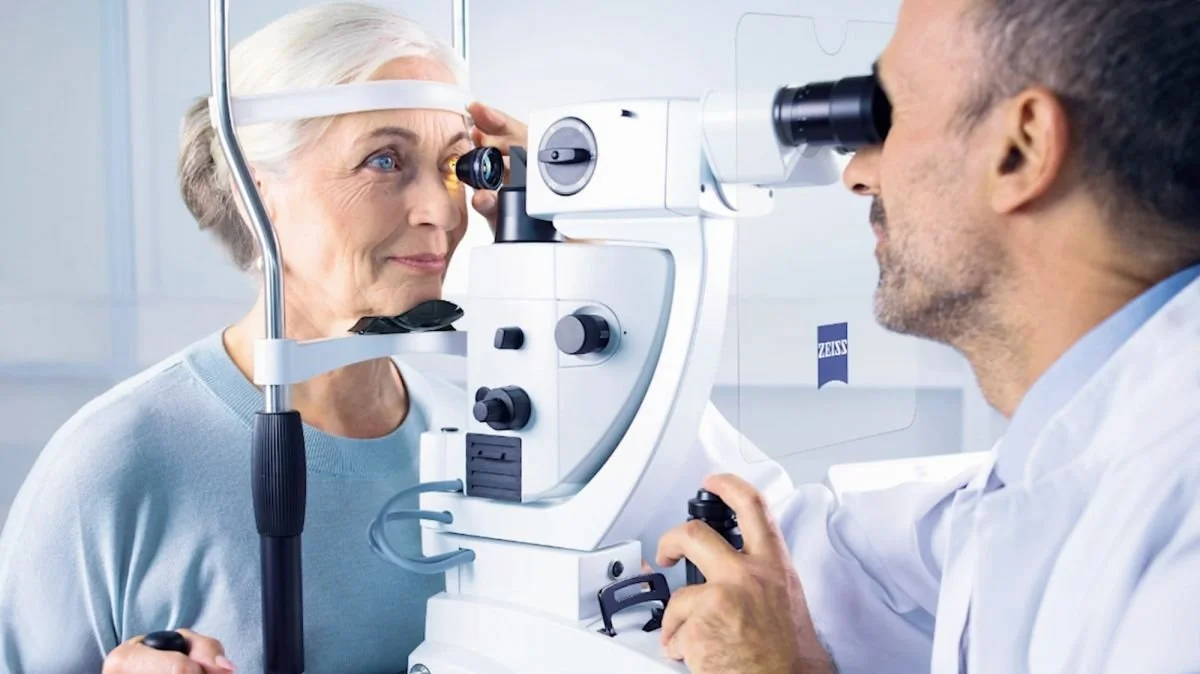 Séance de trabéculoplastie au laser SLT