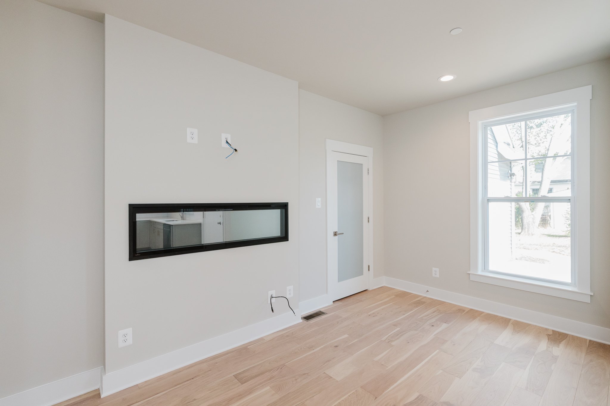 RP3 - 524_Red_Pump_Rd - ADU Linear Fireplace.jpg