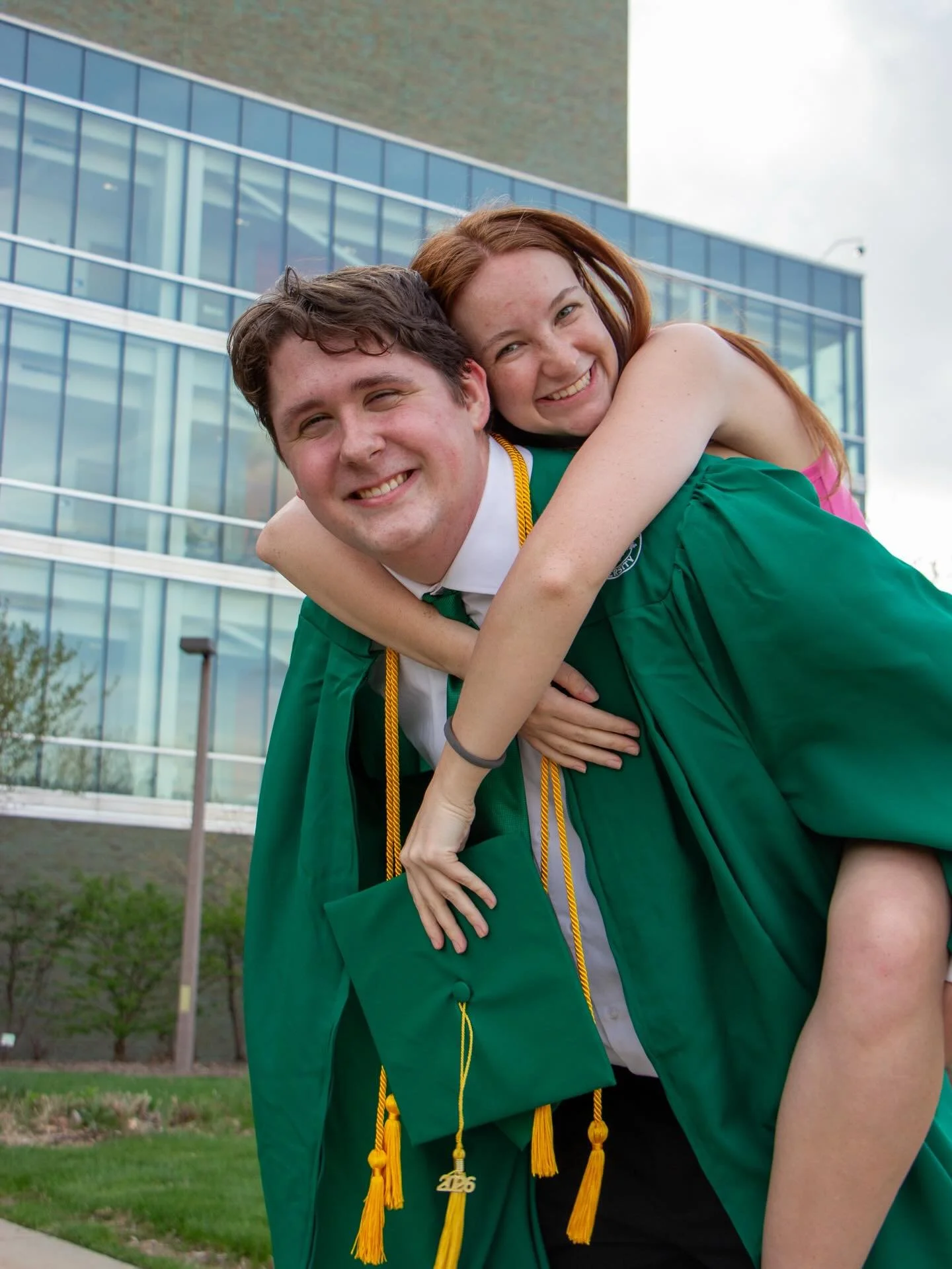 @izz_bizz03 @s1im30 I had so much fun with our mini grad shoot! You guys are the cutest😊 

Book today at the link in bio!
