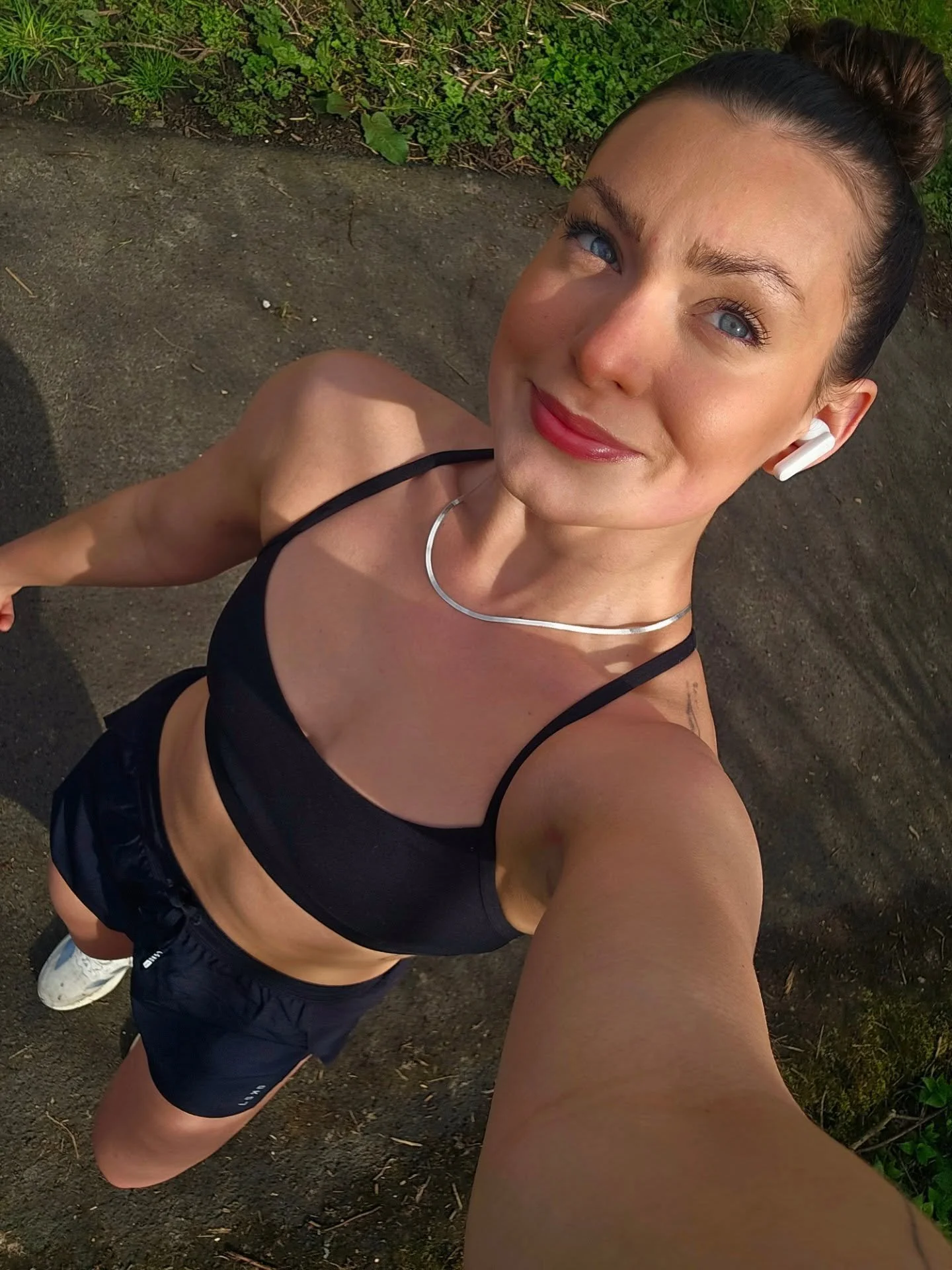 Hitting lots of PB's at the moment: 
☆ Pull ups = 12 in a row
☆ Bench press = 42.5kg x 1 rep
☆ Single arm row = 36kg x 2 reps
☆ 5k = 25:54 
☆ 15km = 1:31:57
☆ Half marathon = 2:11:04