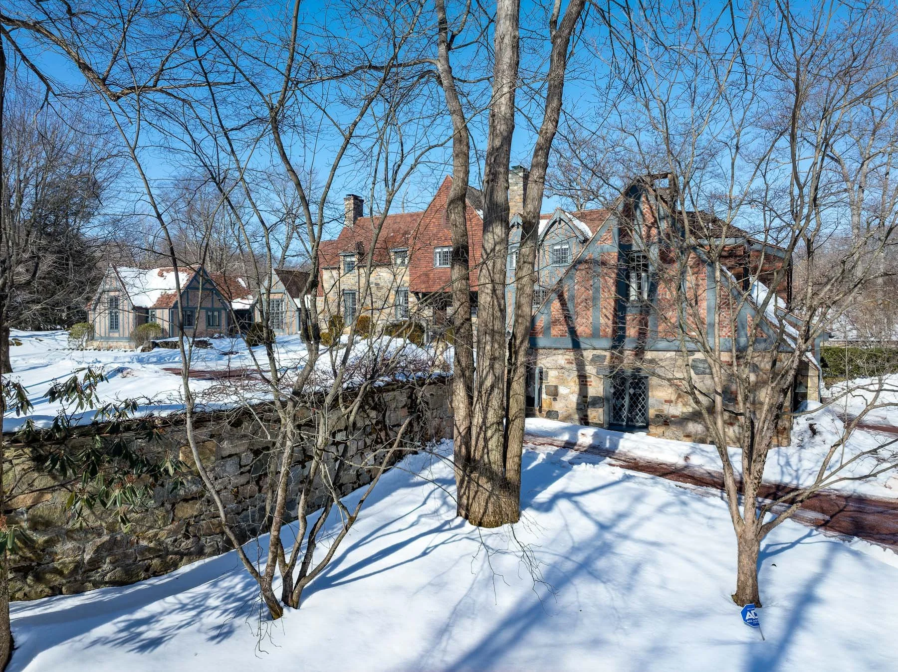 44 Khakum Wood Rd 08 - WEB.jpg