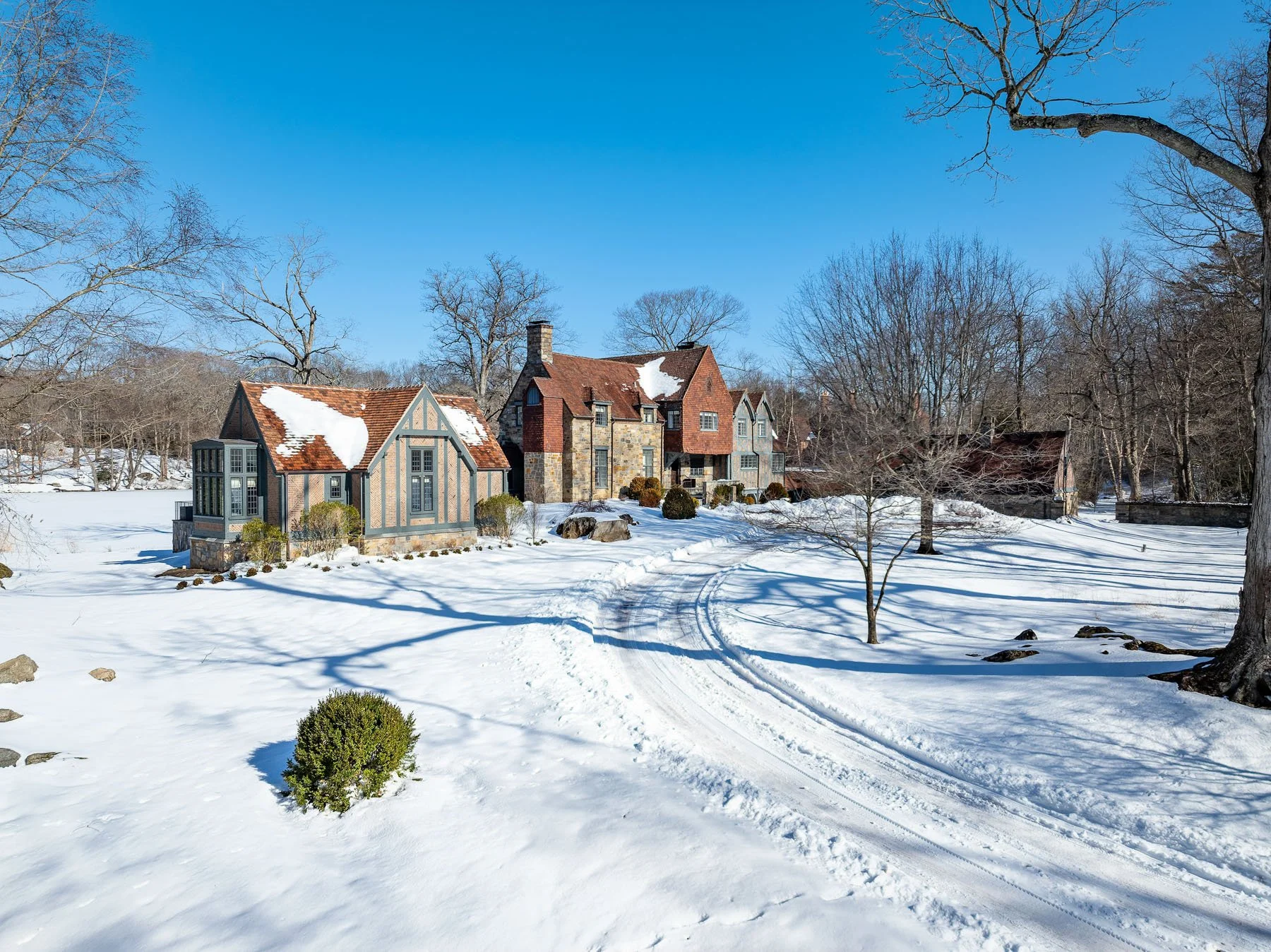 44 Khakum Wood Rd 04 - WEB.jpg